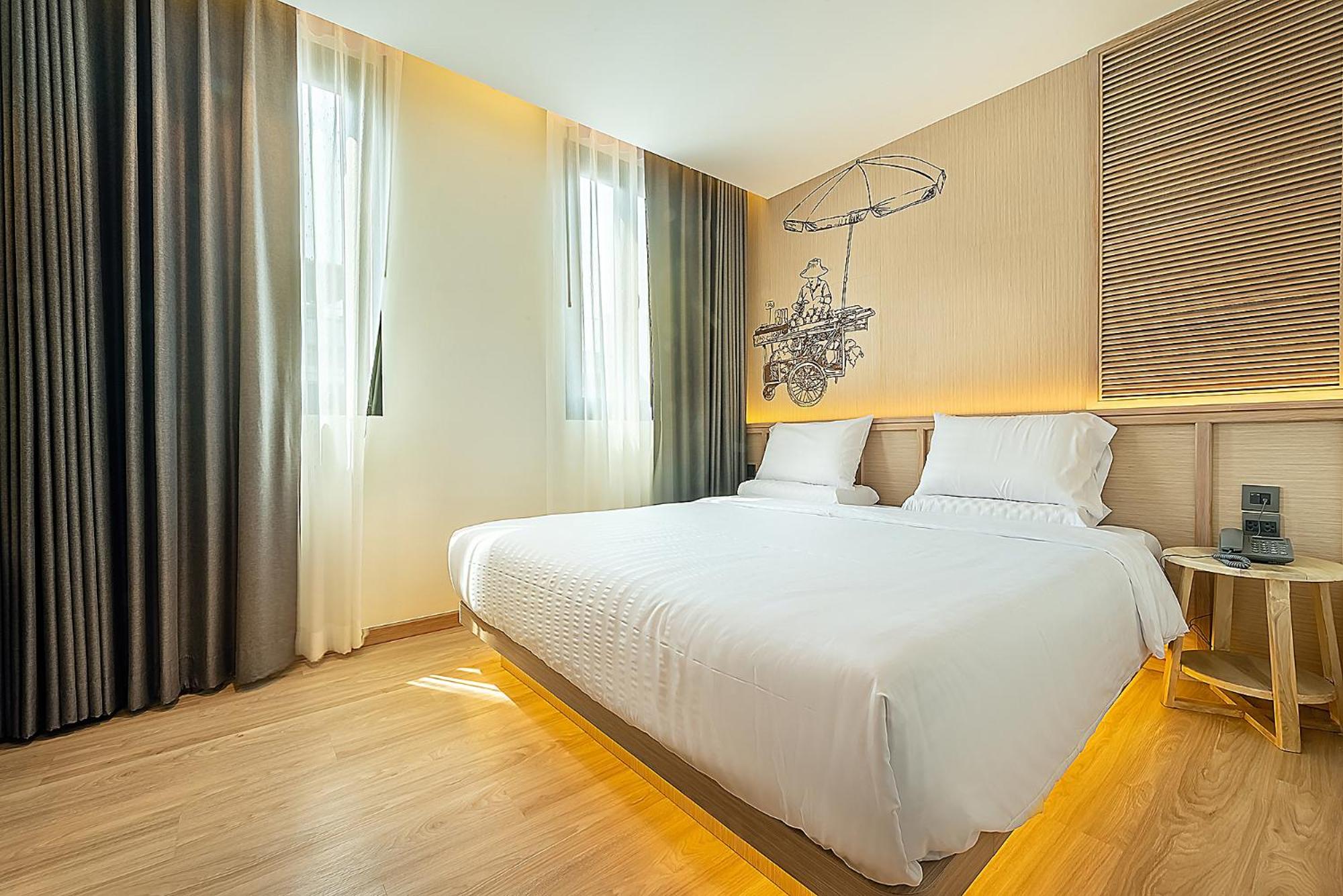 Phra Nakhon Poshtel