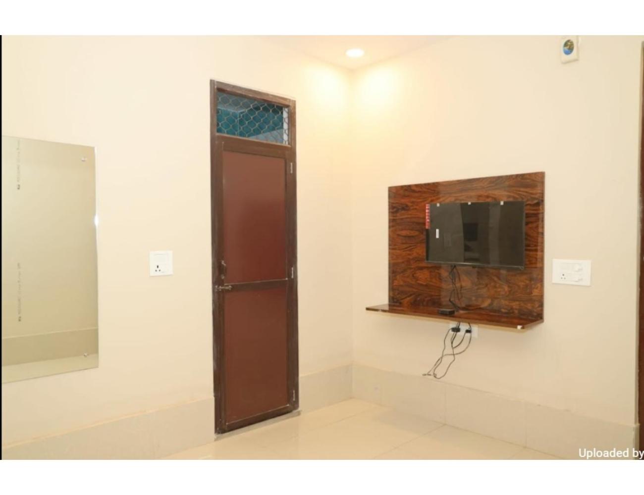 Hotel Moody Moon, Bareilly