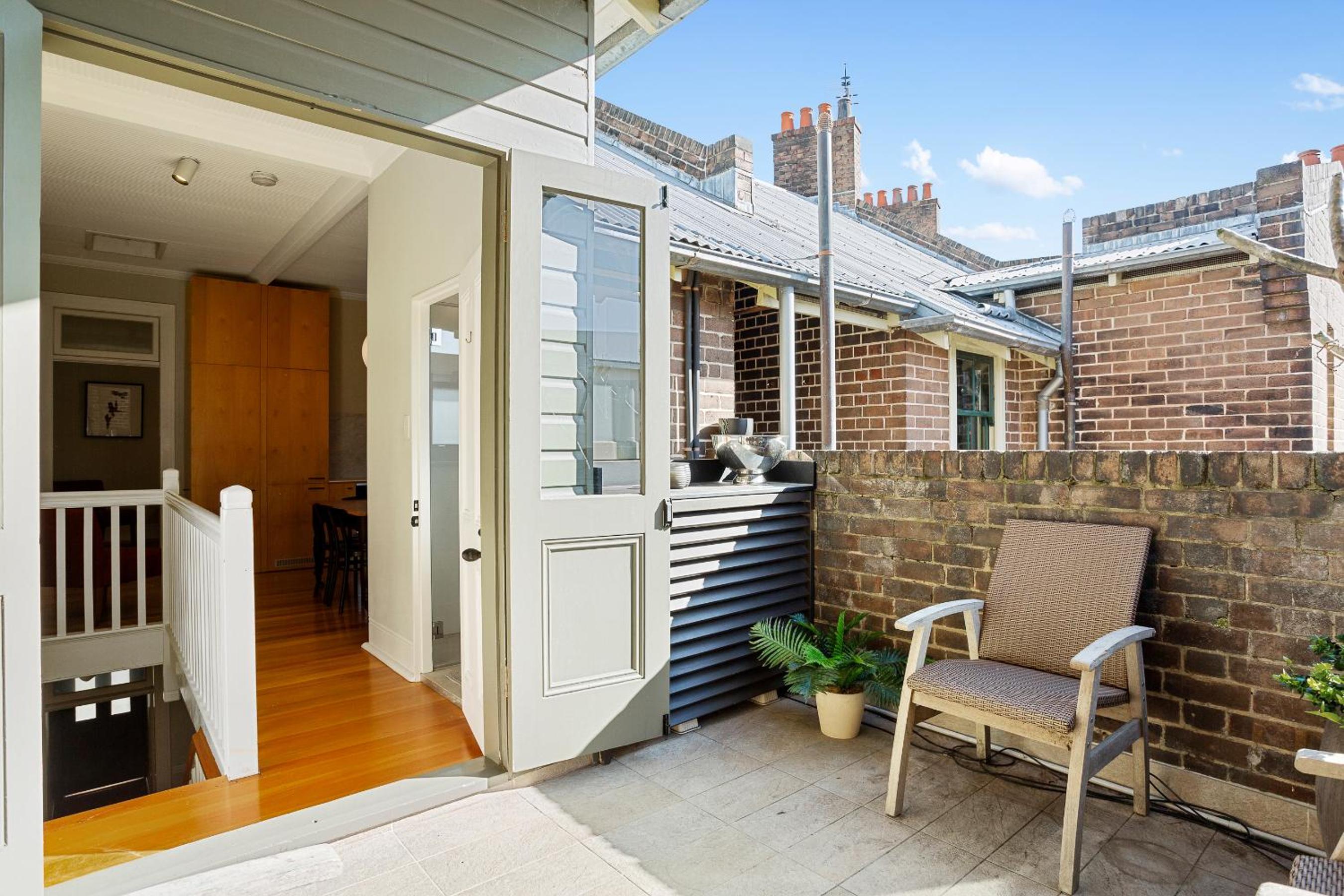 Quaint terrace house The Rocks