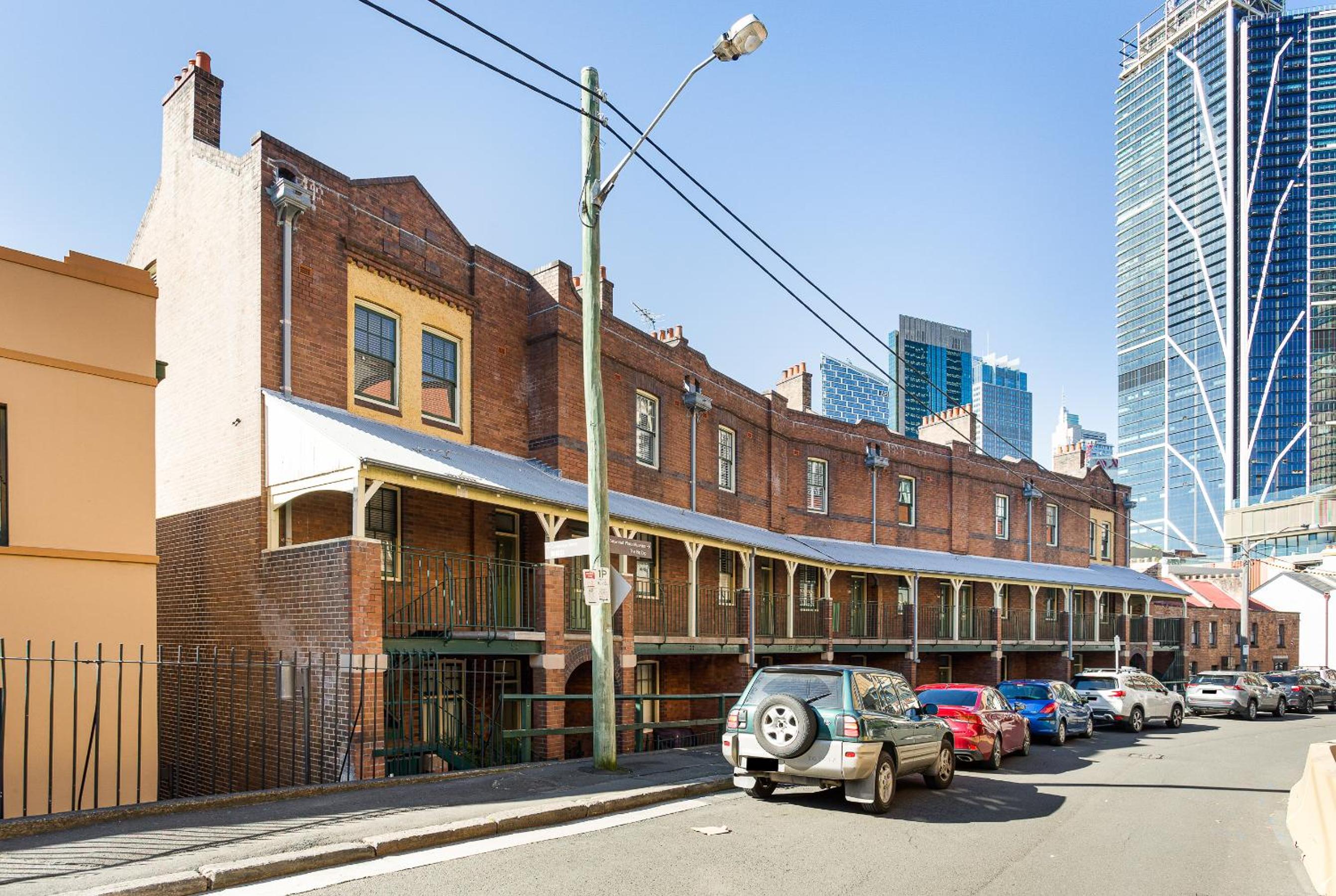 Quaint terrace house The Rocks