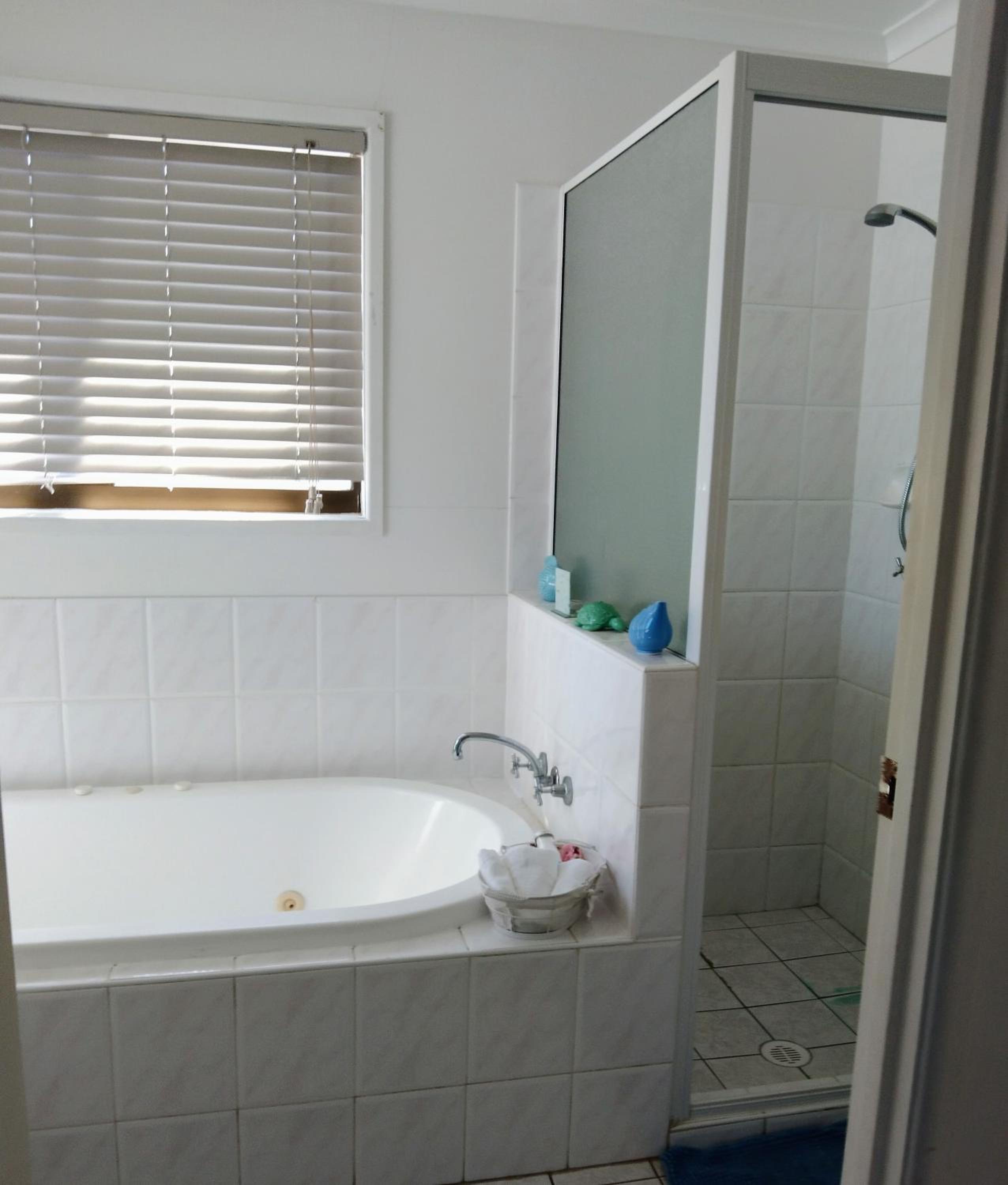 Bargara Beach Motor Inn budget accommodation pet friendly on application - Property Image 46