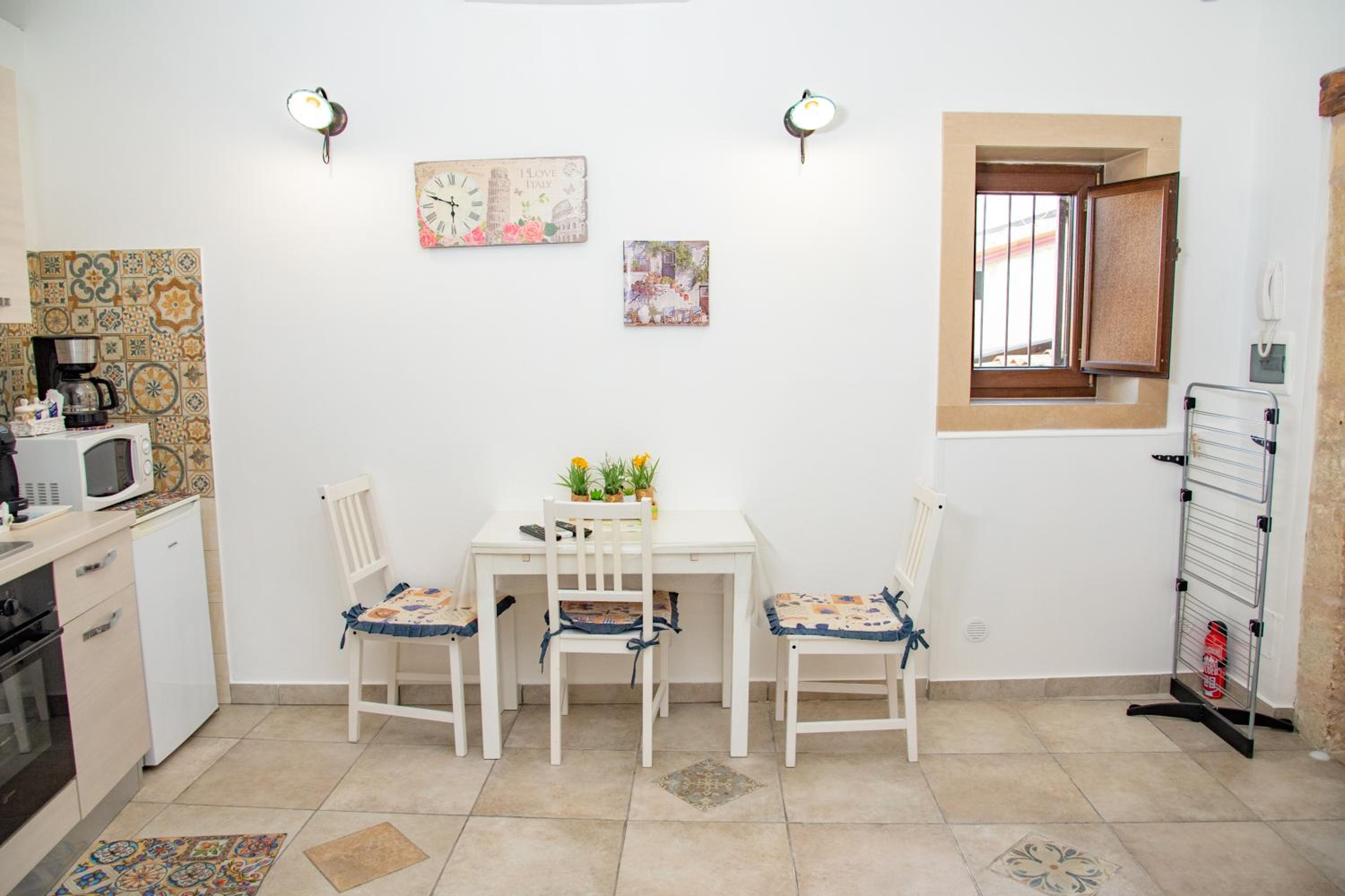 Xenia Home and Selene Home 200m From Sea Apartments photo 3