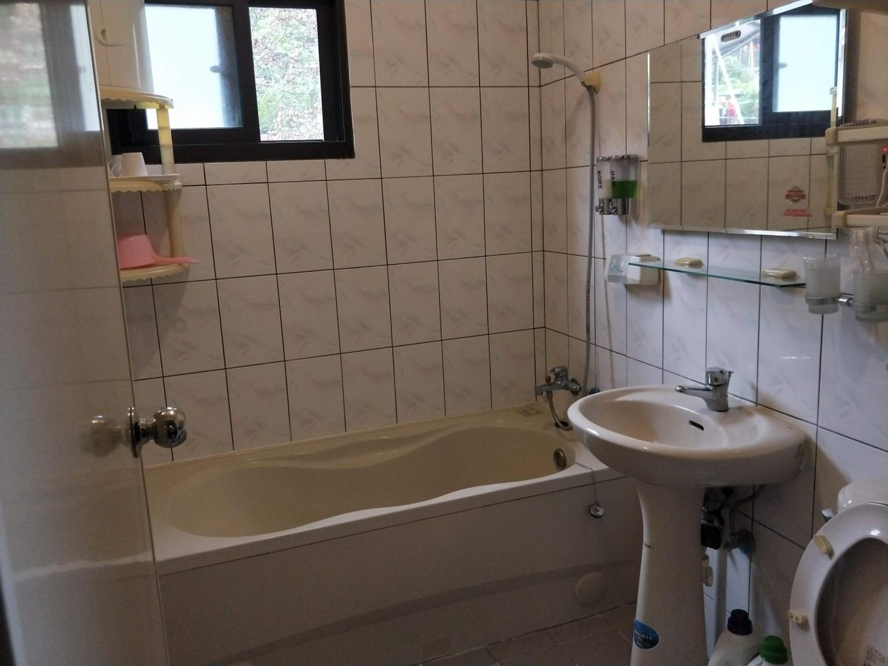 Photo 19