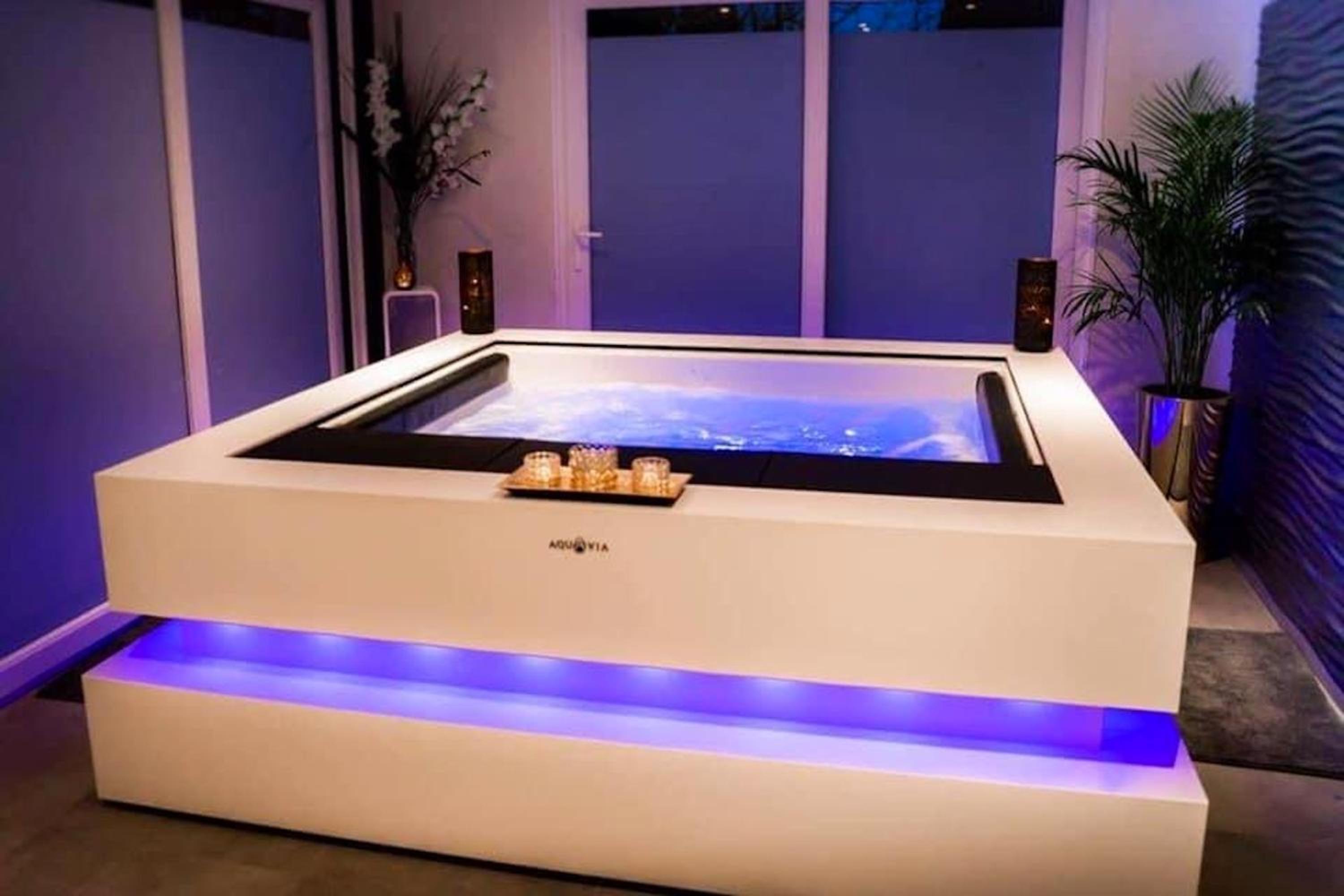 Cozy House with Garden and Jacuzzi in Tournai