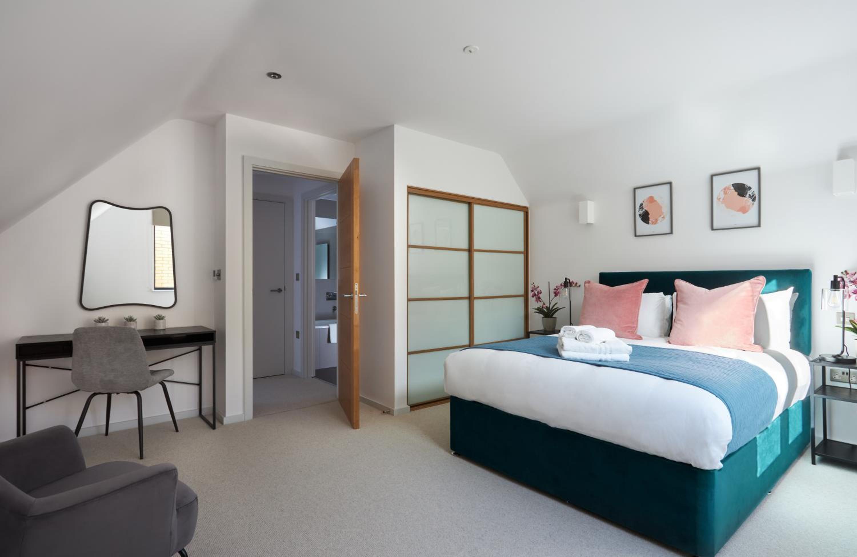 Hammersmith Mews by Viridian Apartments