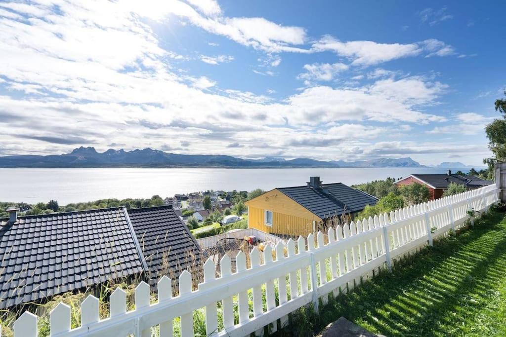 Well-Equipped Apartment with Stunning Views
