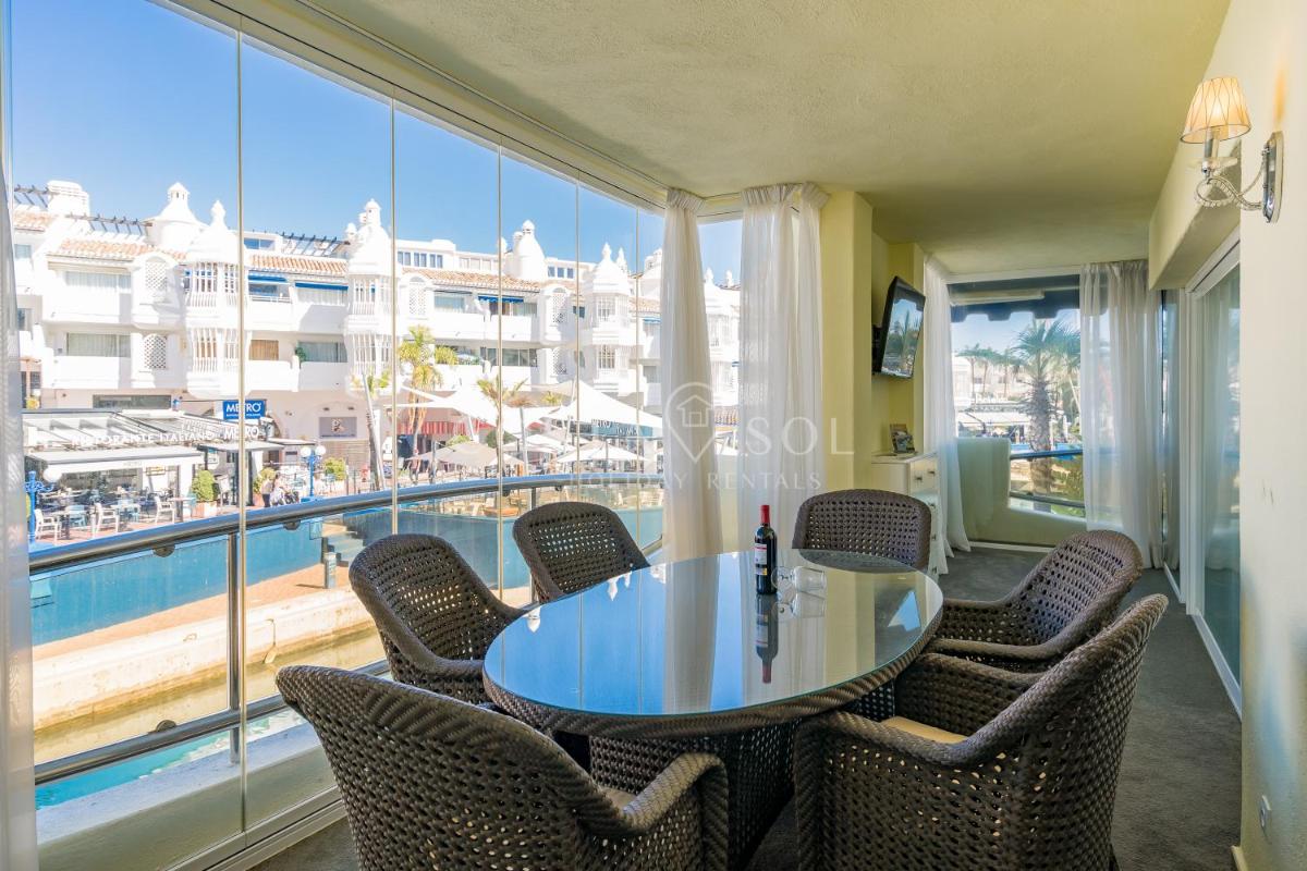 PUERTO MARINA-BENALMADENA LUXURY APARTMENT DENTRO DE LA ISLA photo 2