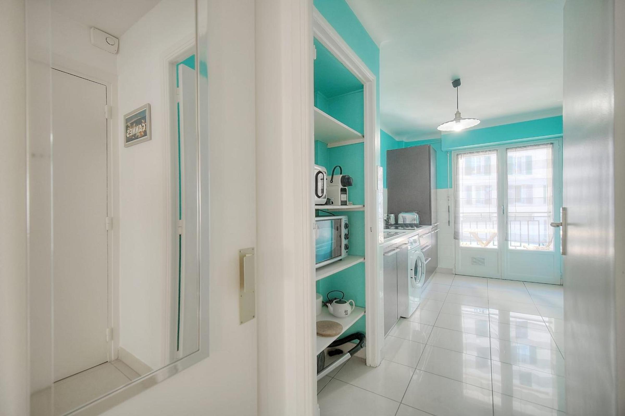 IMMOGROOM - Renovated apartment - Terrace - AC view 5