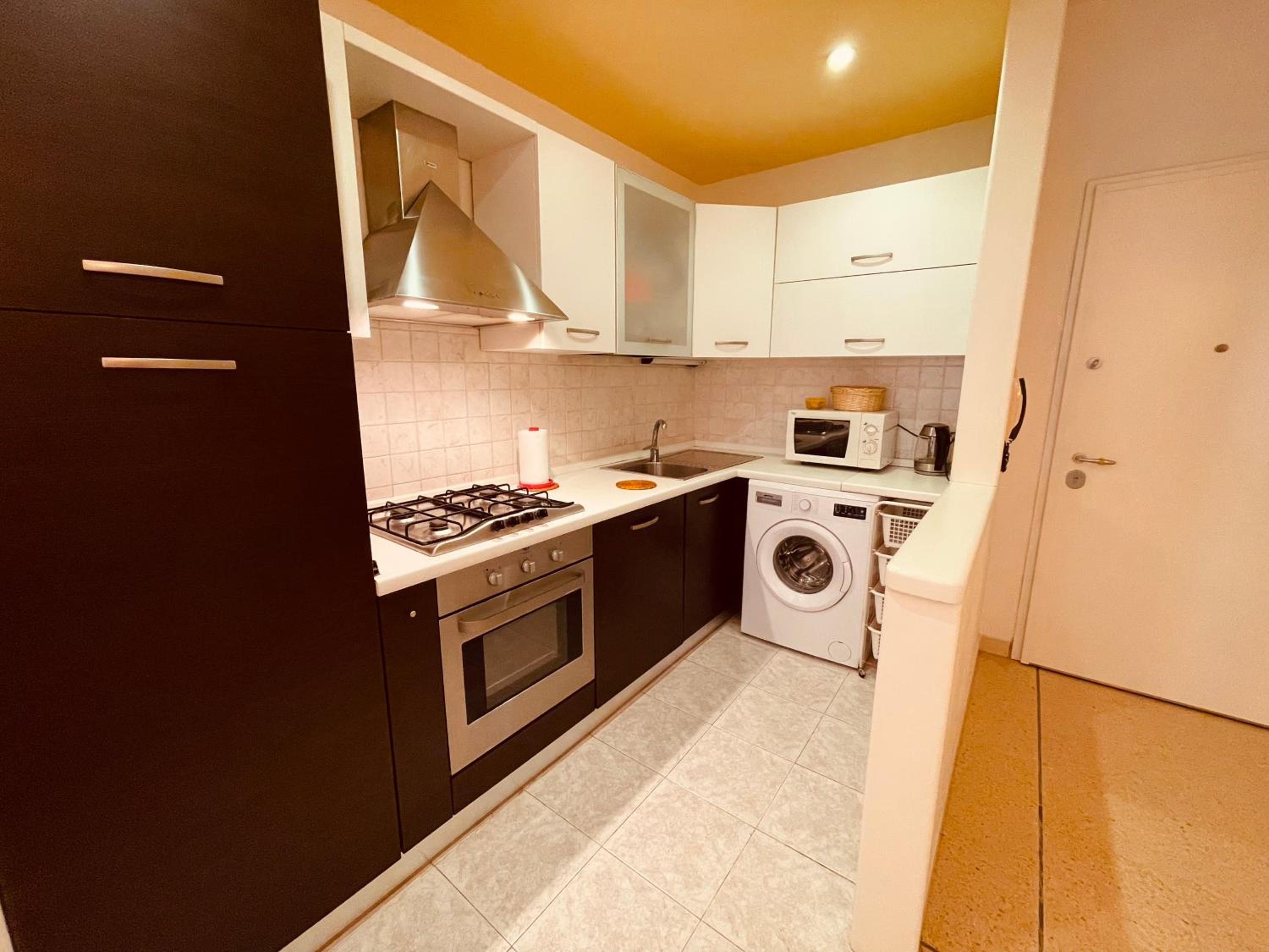 App4rent Saturno 4 - family apartment, wifi, parking view 2