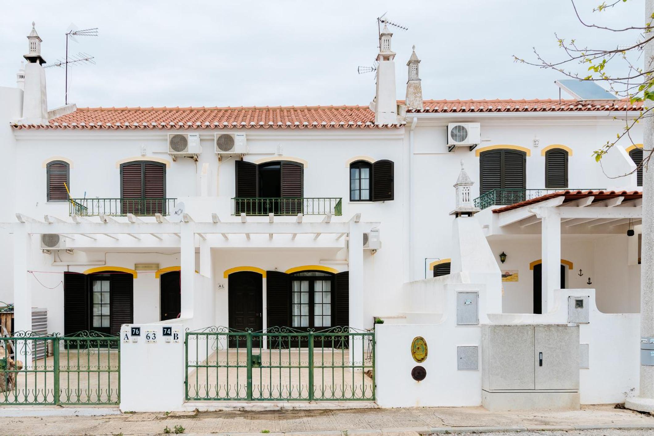 Altura Beach Villa by GT House view 2