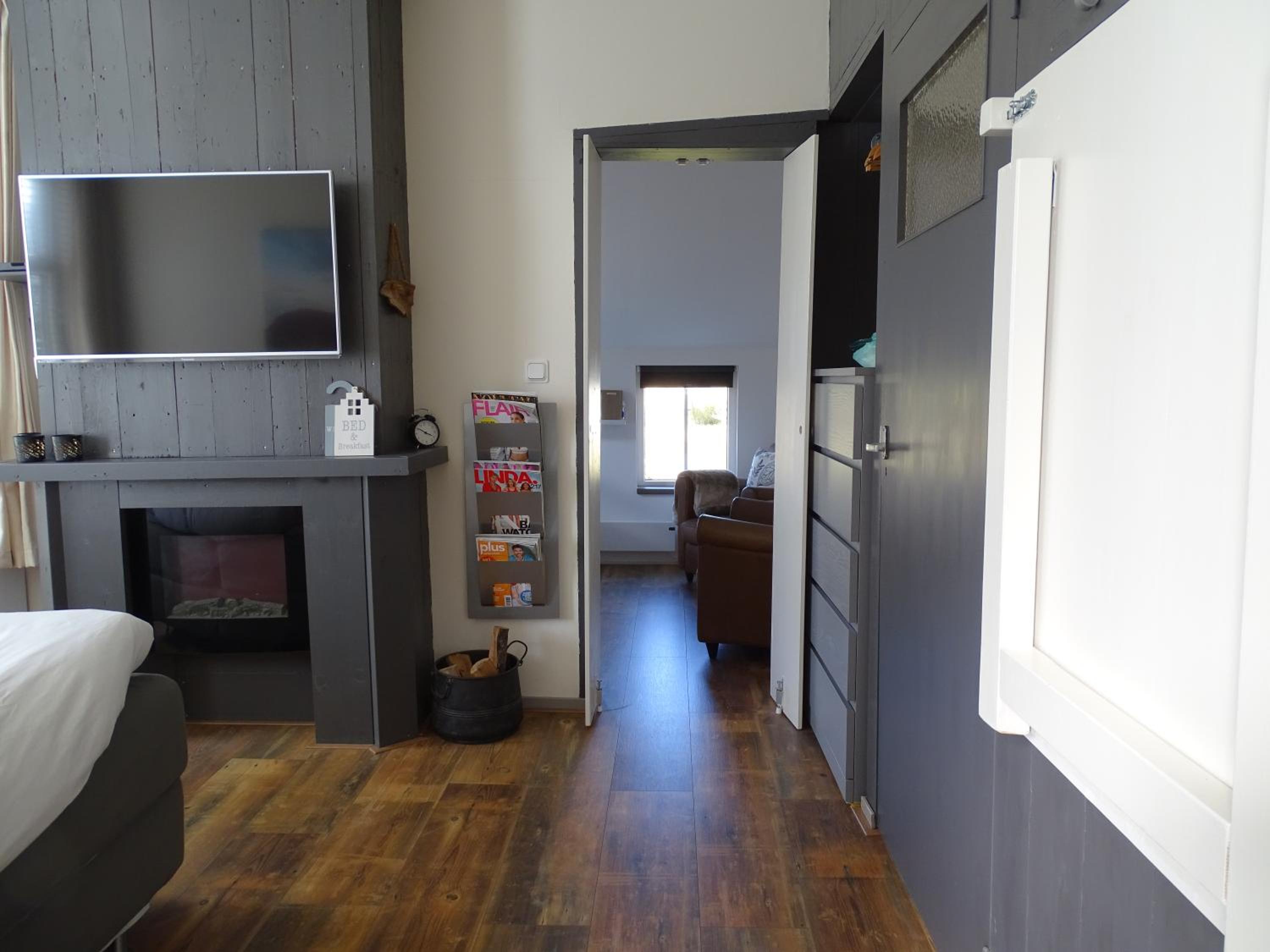 Photo 12