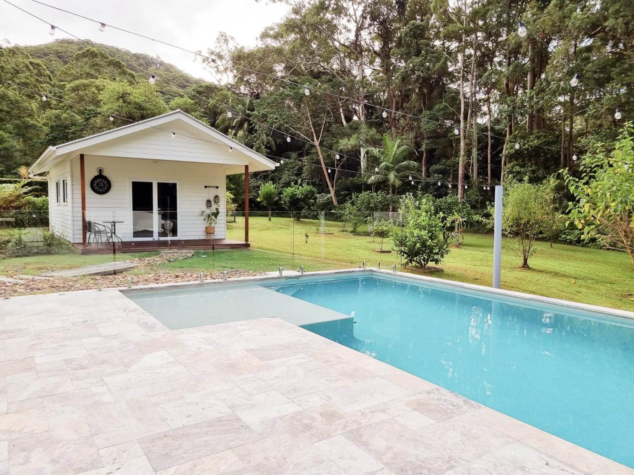 The Poolhaus Retreat - Peaceful Private Studio