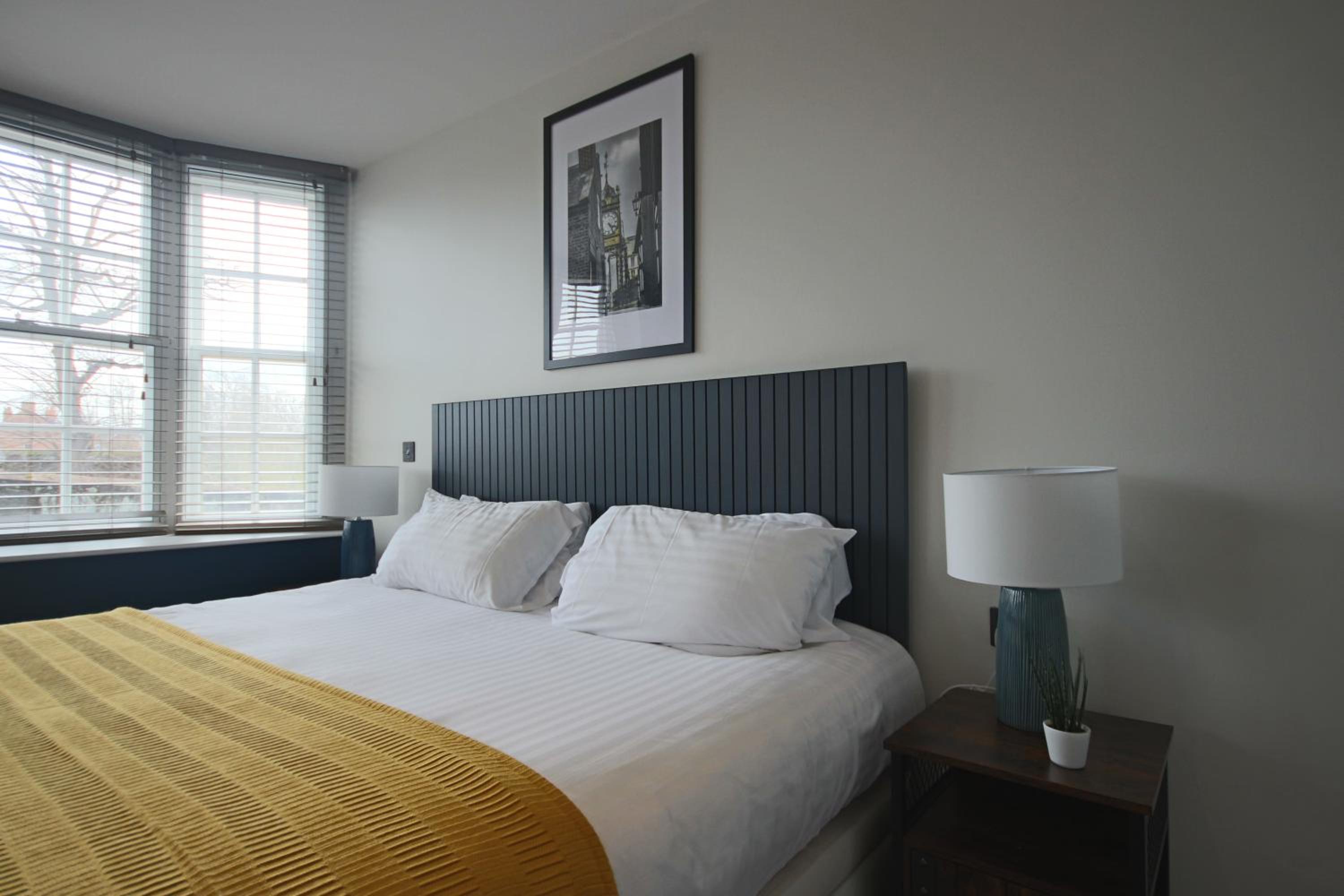 Riverside Studios in the Centre of Chester, photo 63