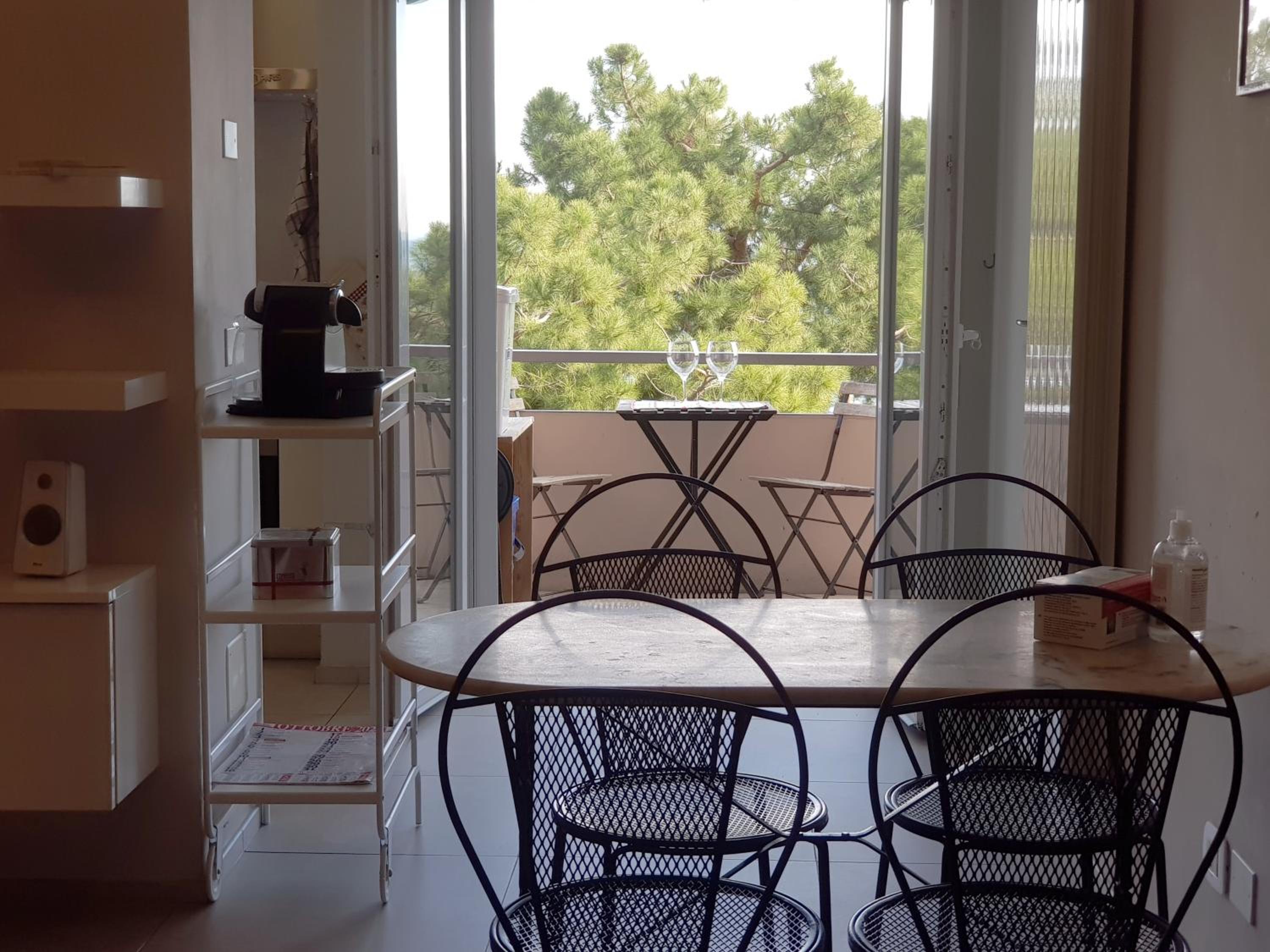 Modern Flat with lake view & private beach! view 4