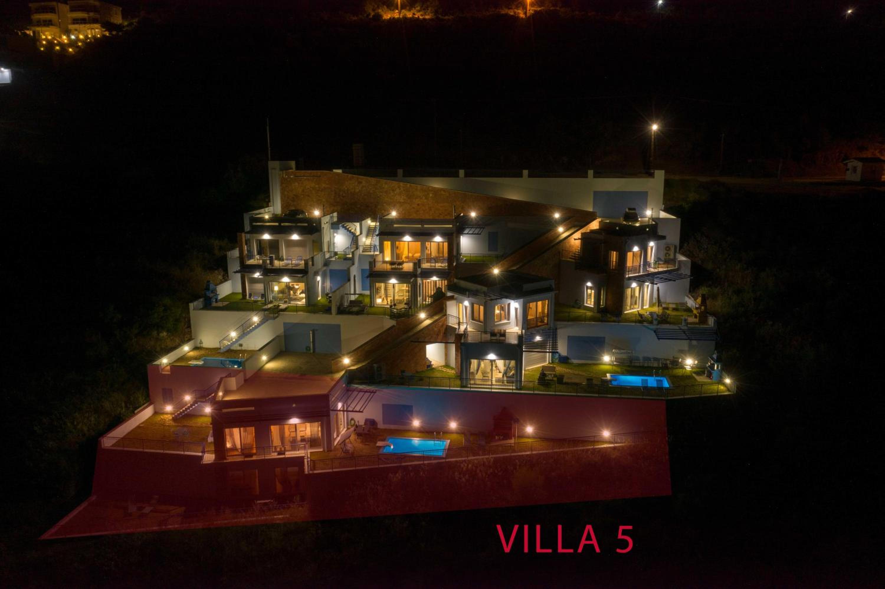 Skorponeria Bay Luxury Villas