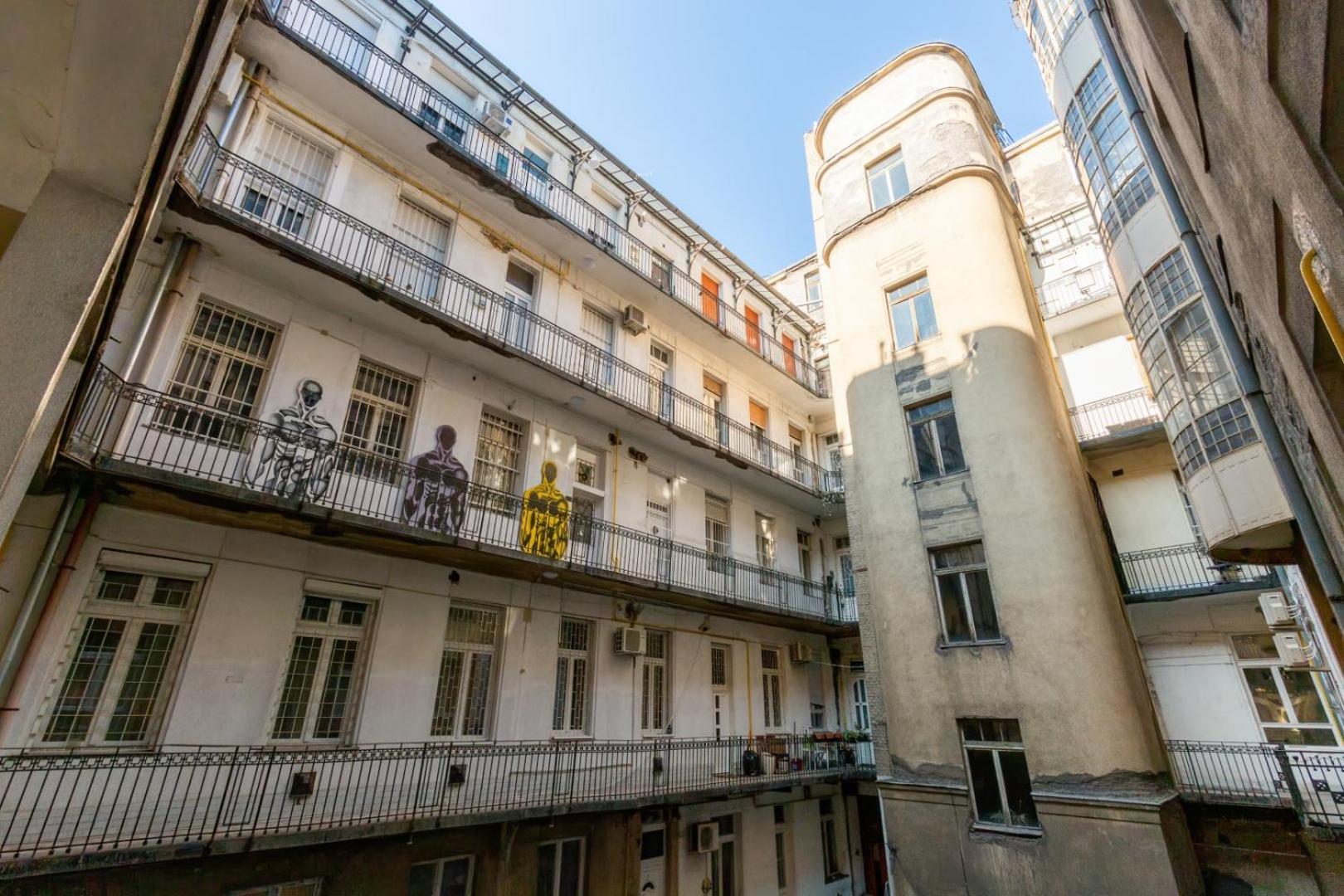 Elizabeth Garden Apartment