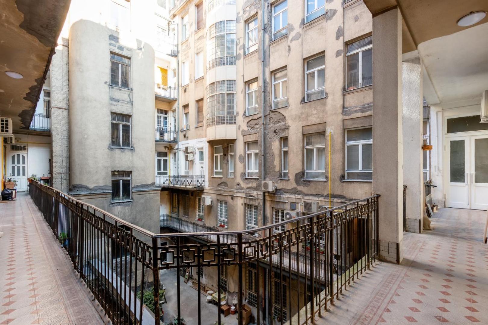 Elizabeth Garden Apartment