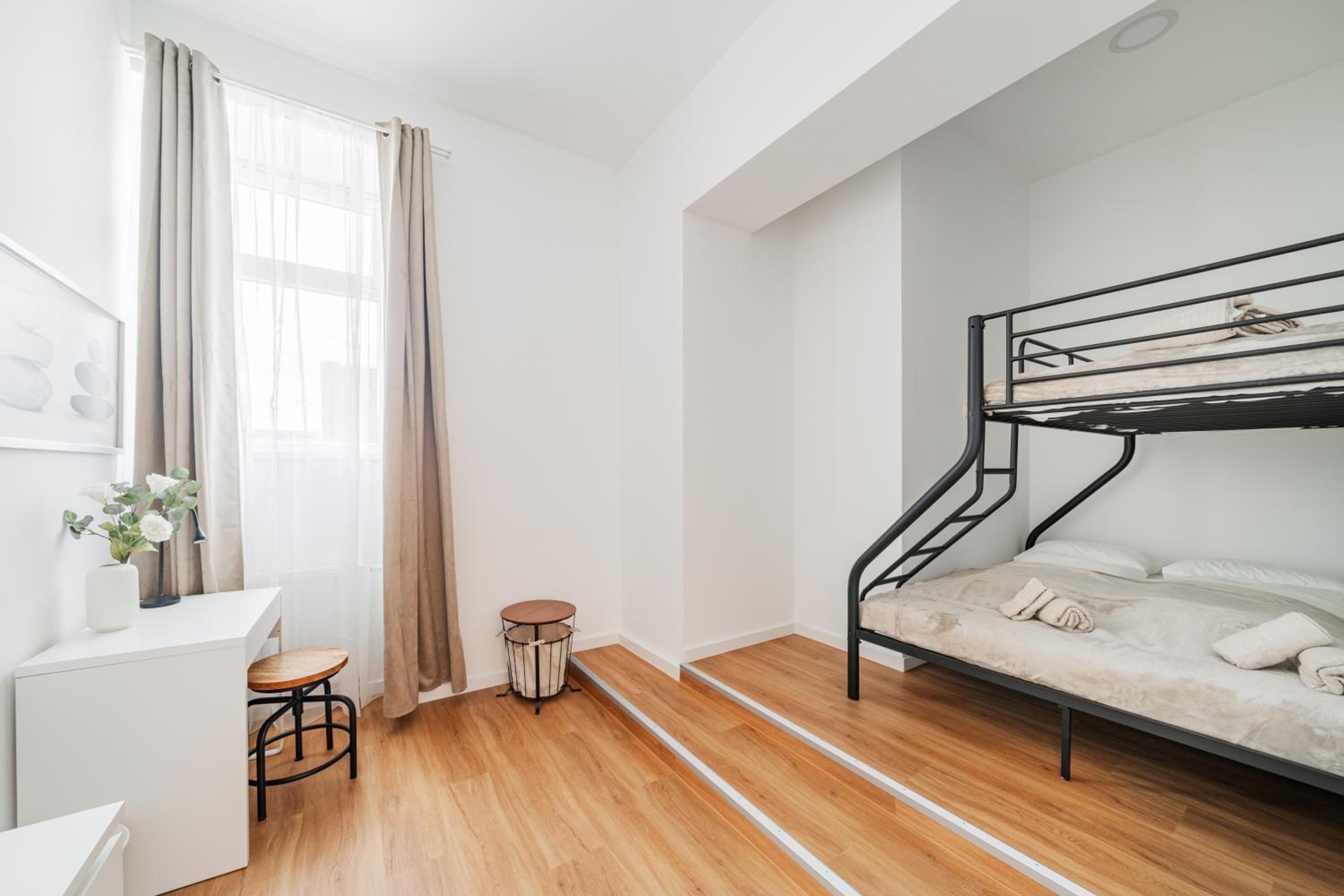 Modern Central City Rooms