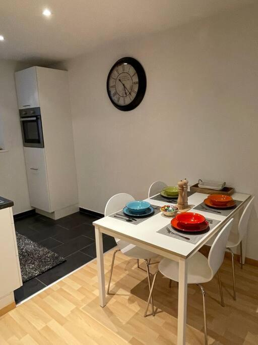 Gemütliche Wohnung an bester Lage im Kreis 4