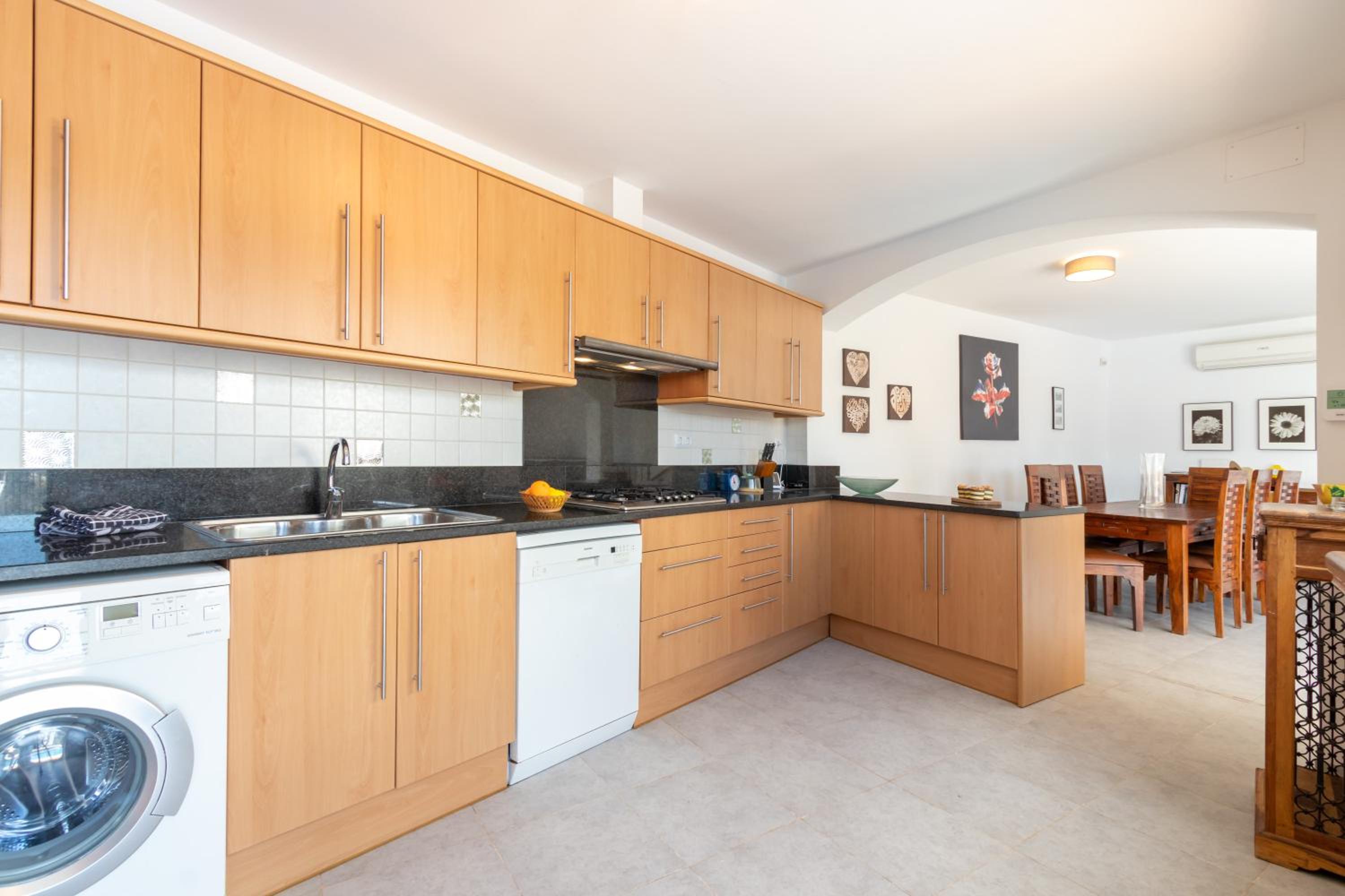 Villa Kristi 9 pers privat pool view 5