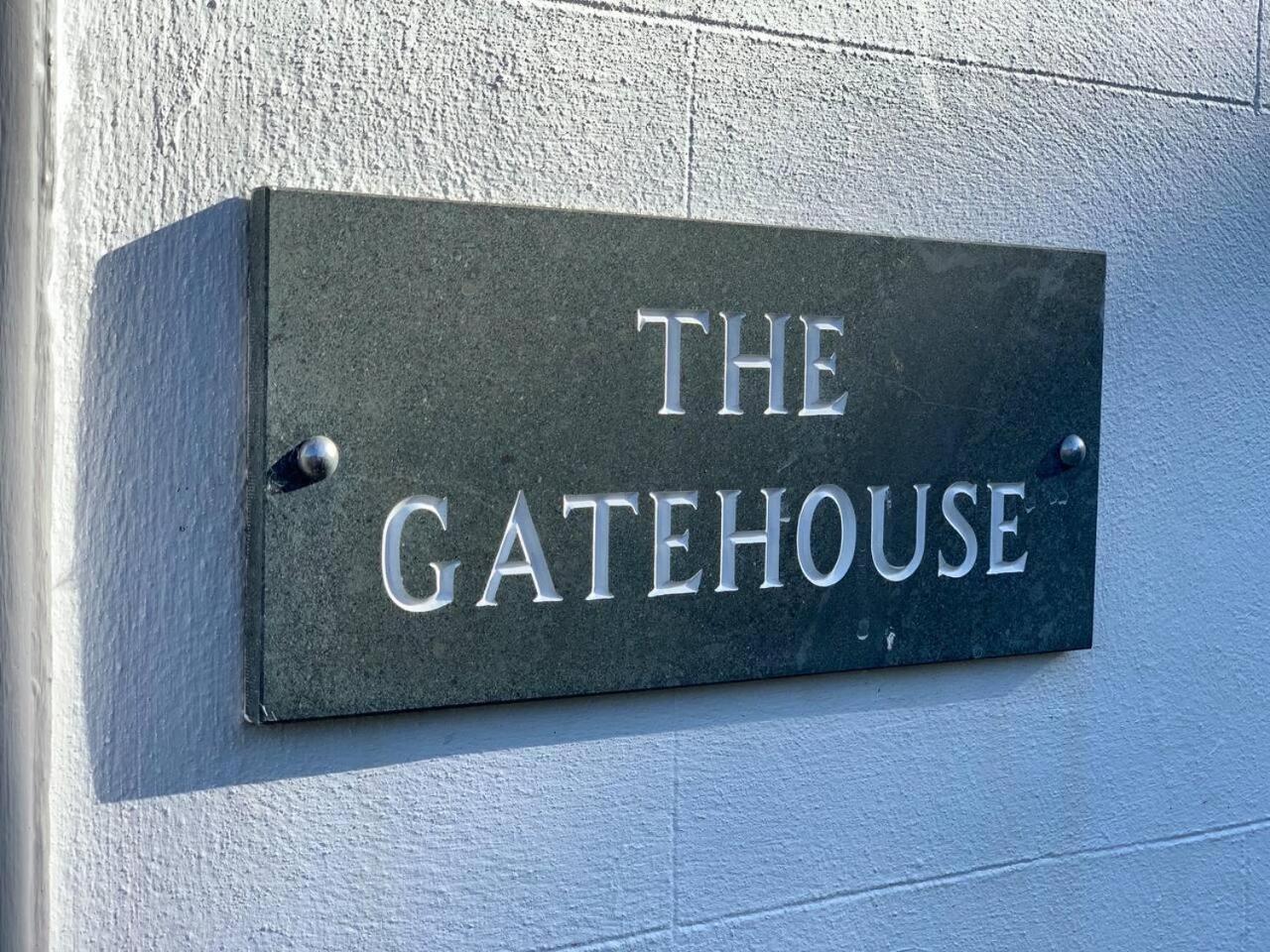 House - Sleeps 10 Pet friendly & Parking