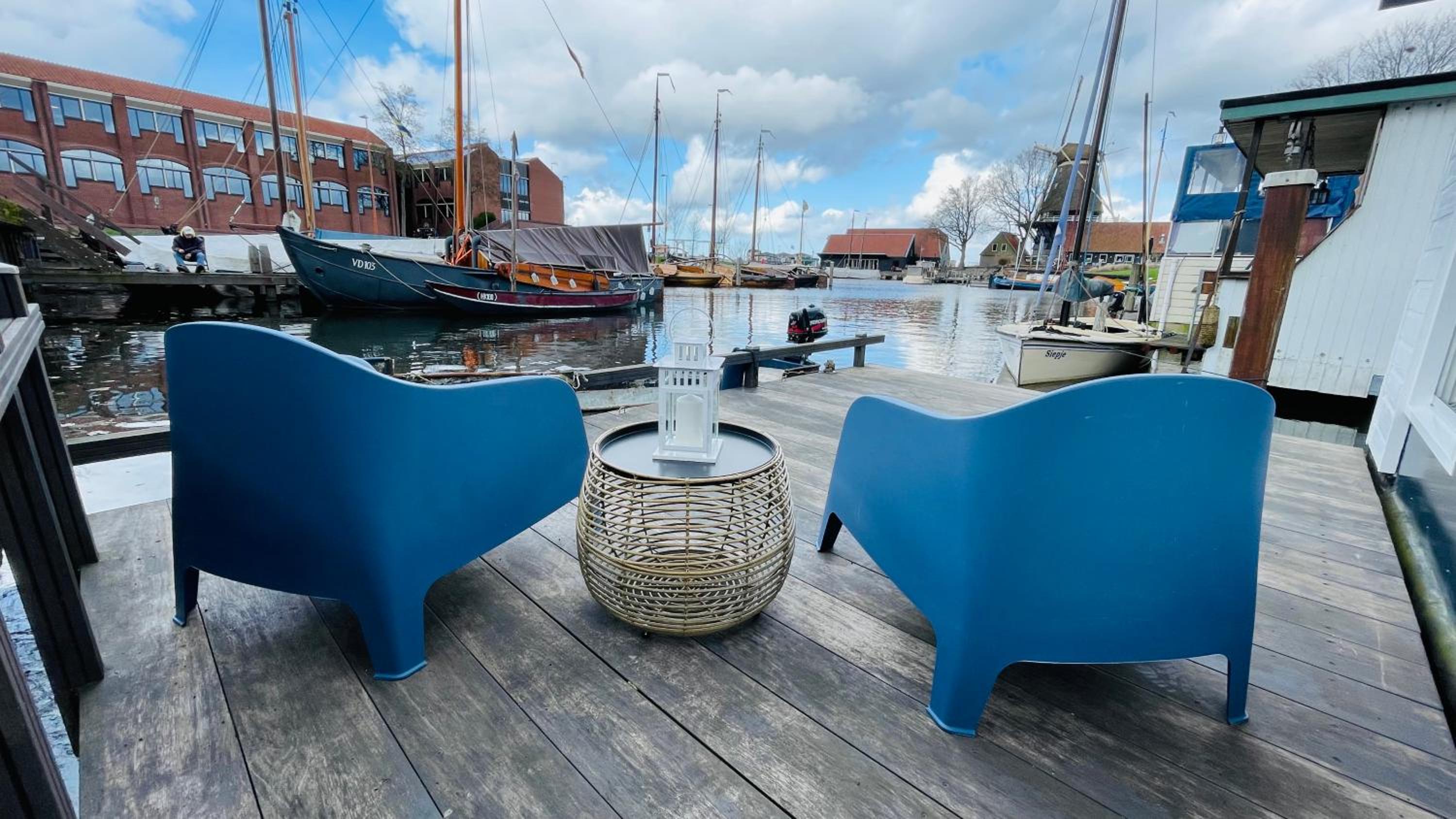 Woonboot 4 Harderwijk view 2