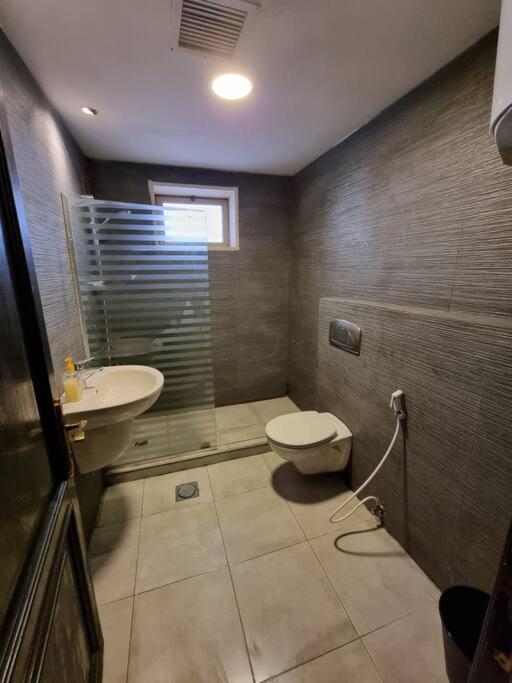 Deir Ghbar 3 rooms apart view 5