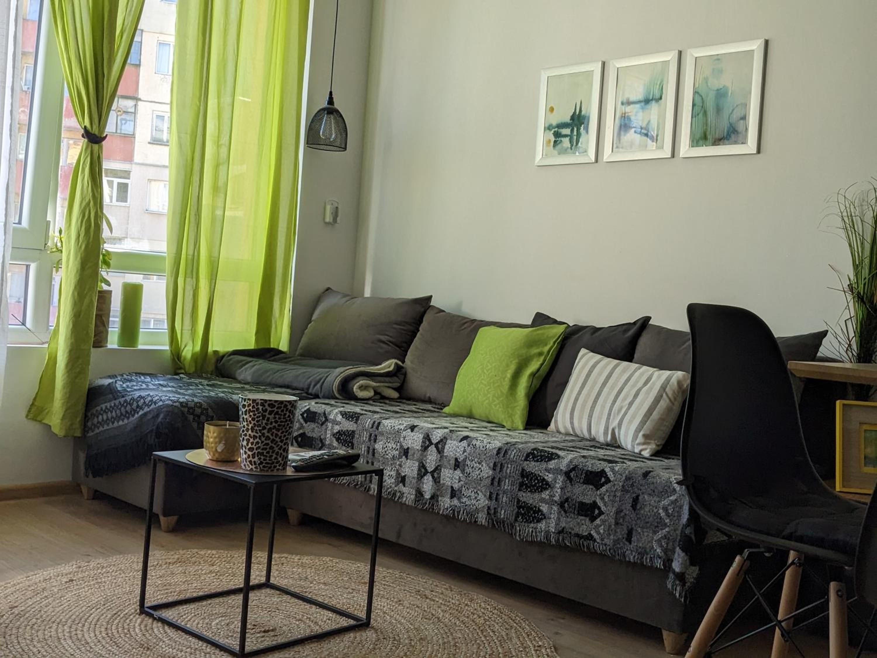 Chill Breeze Apartment