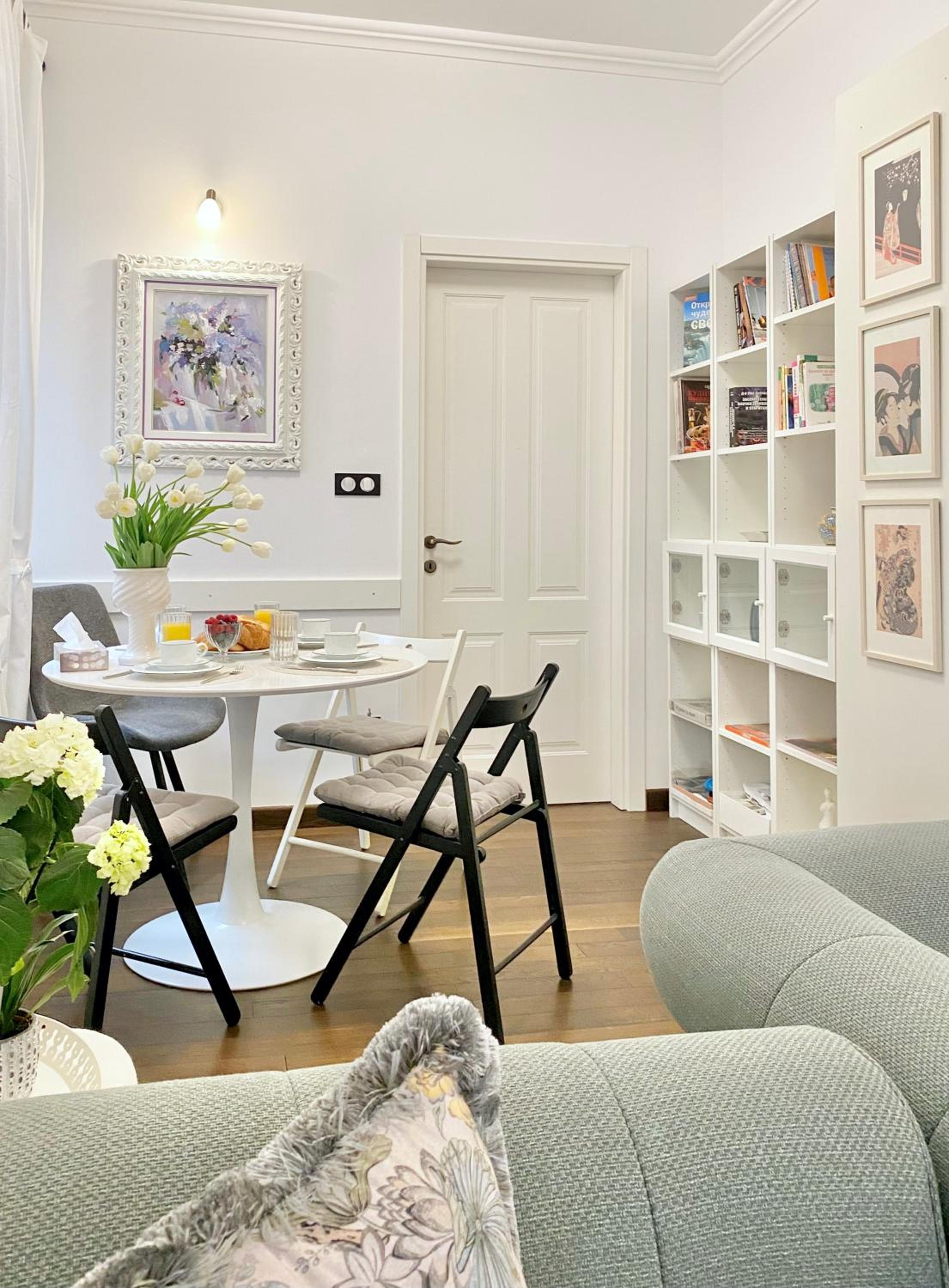 Vintage Top Centre Apartment