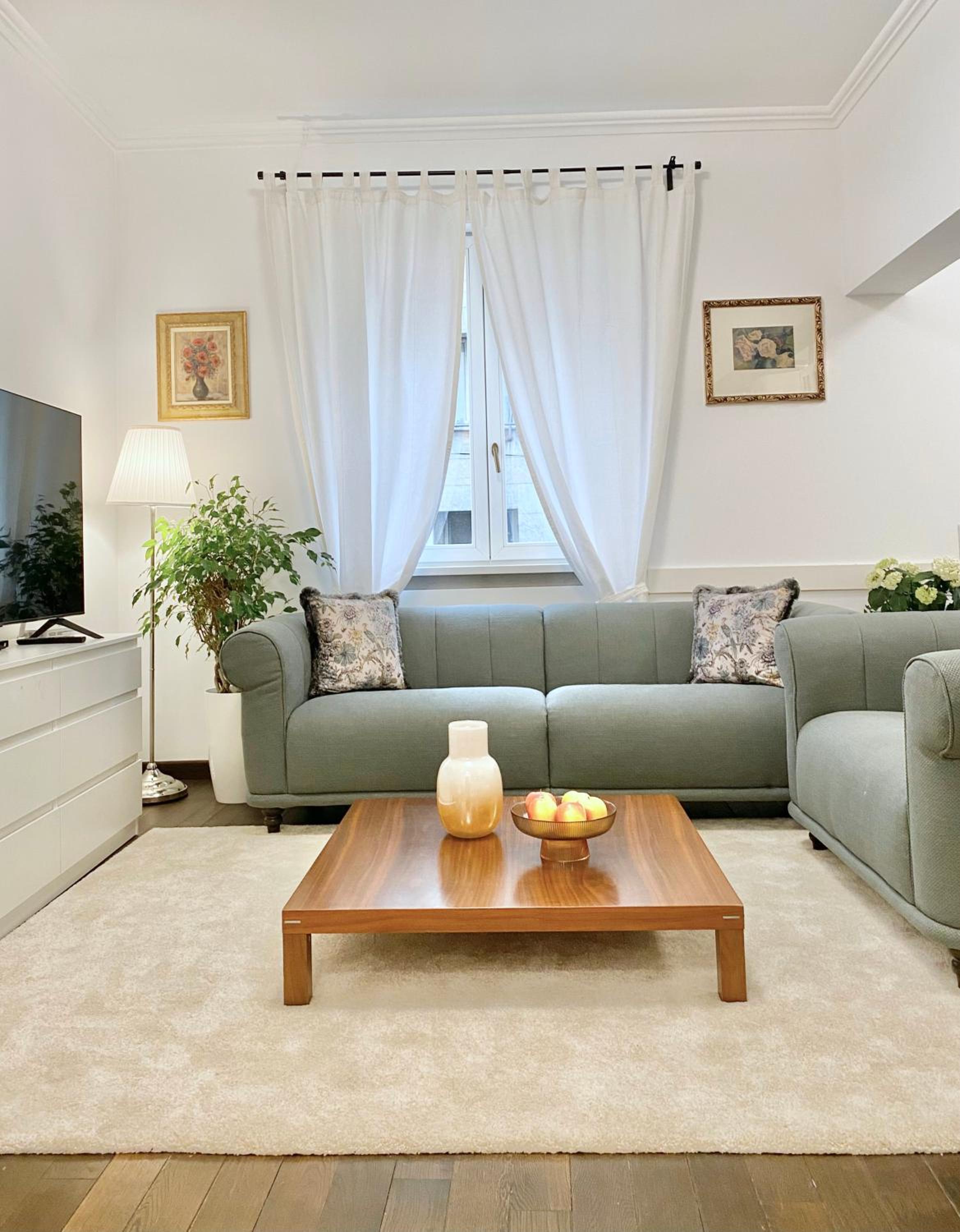 Vintage Top Centre Apartment