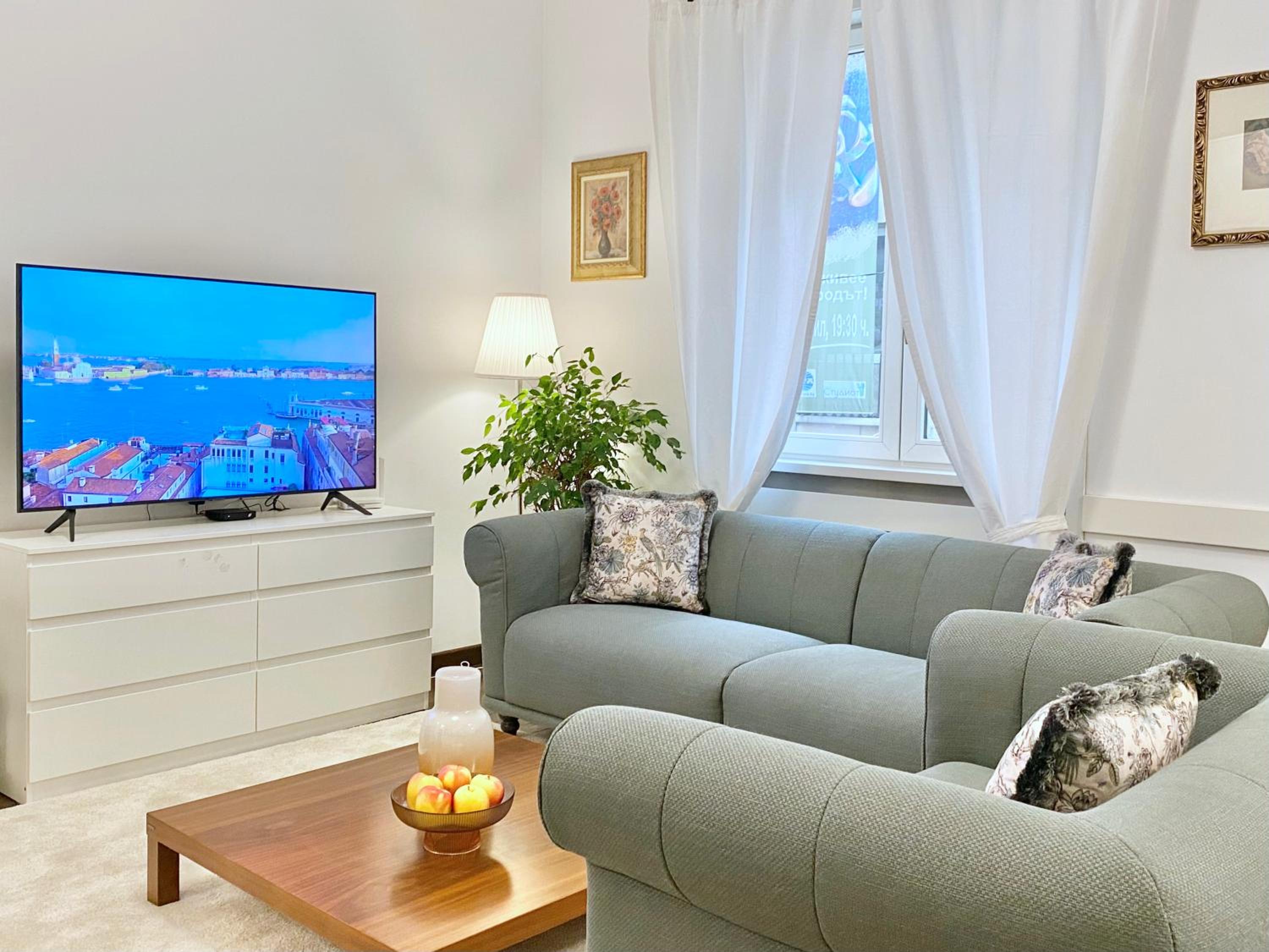 Vintage Top Centre Apartment