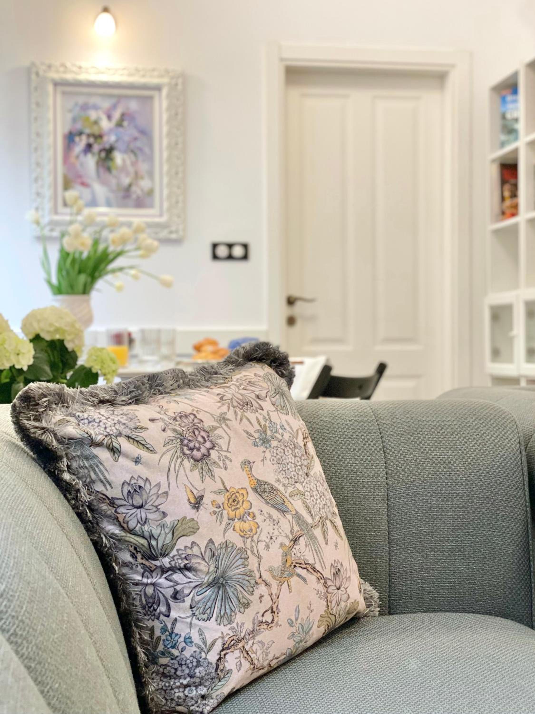 Vintage Top Centre Apartment