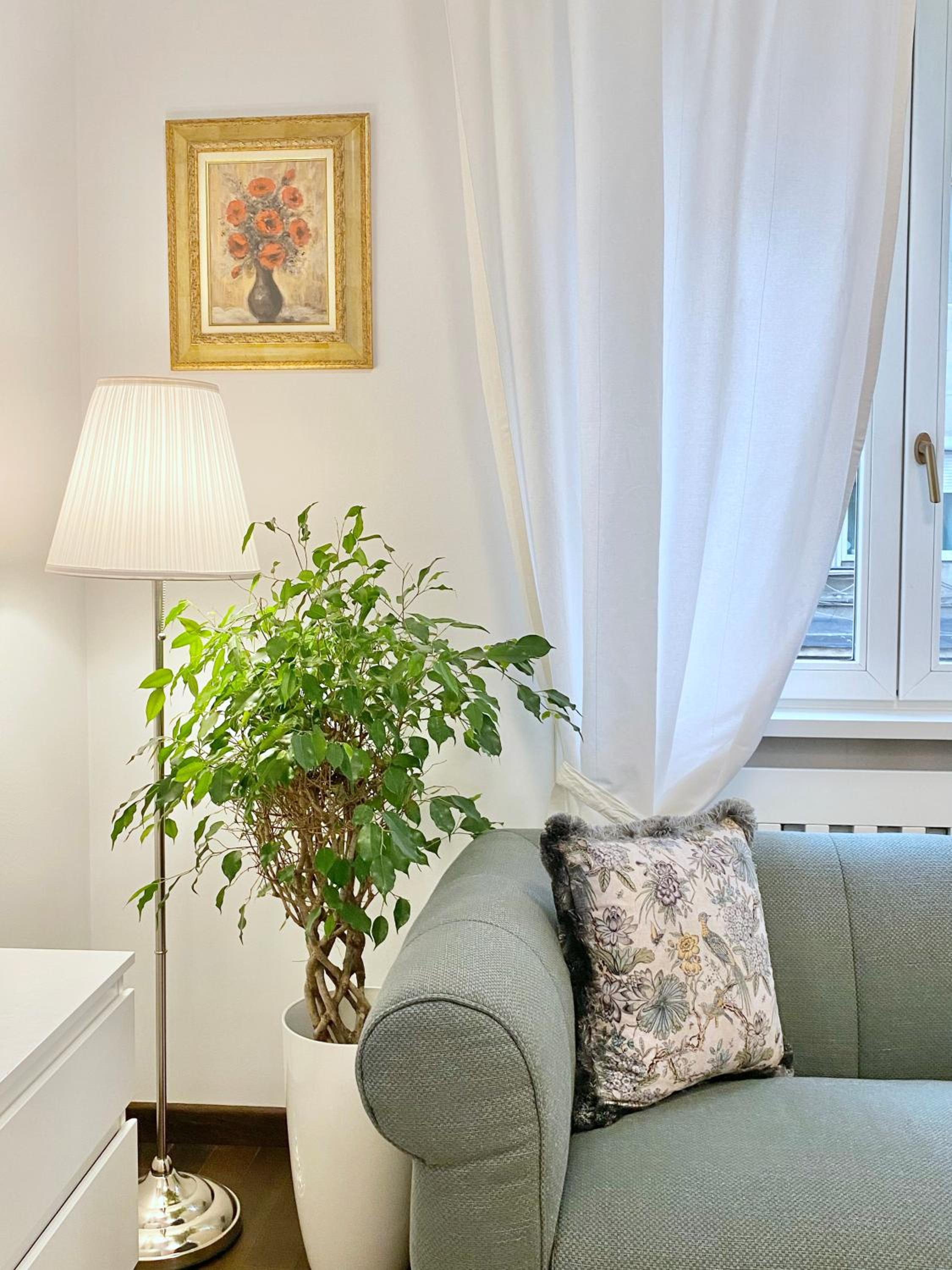 Vintage Top Centre Apartment
