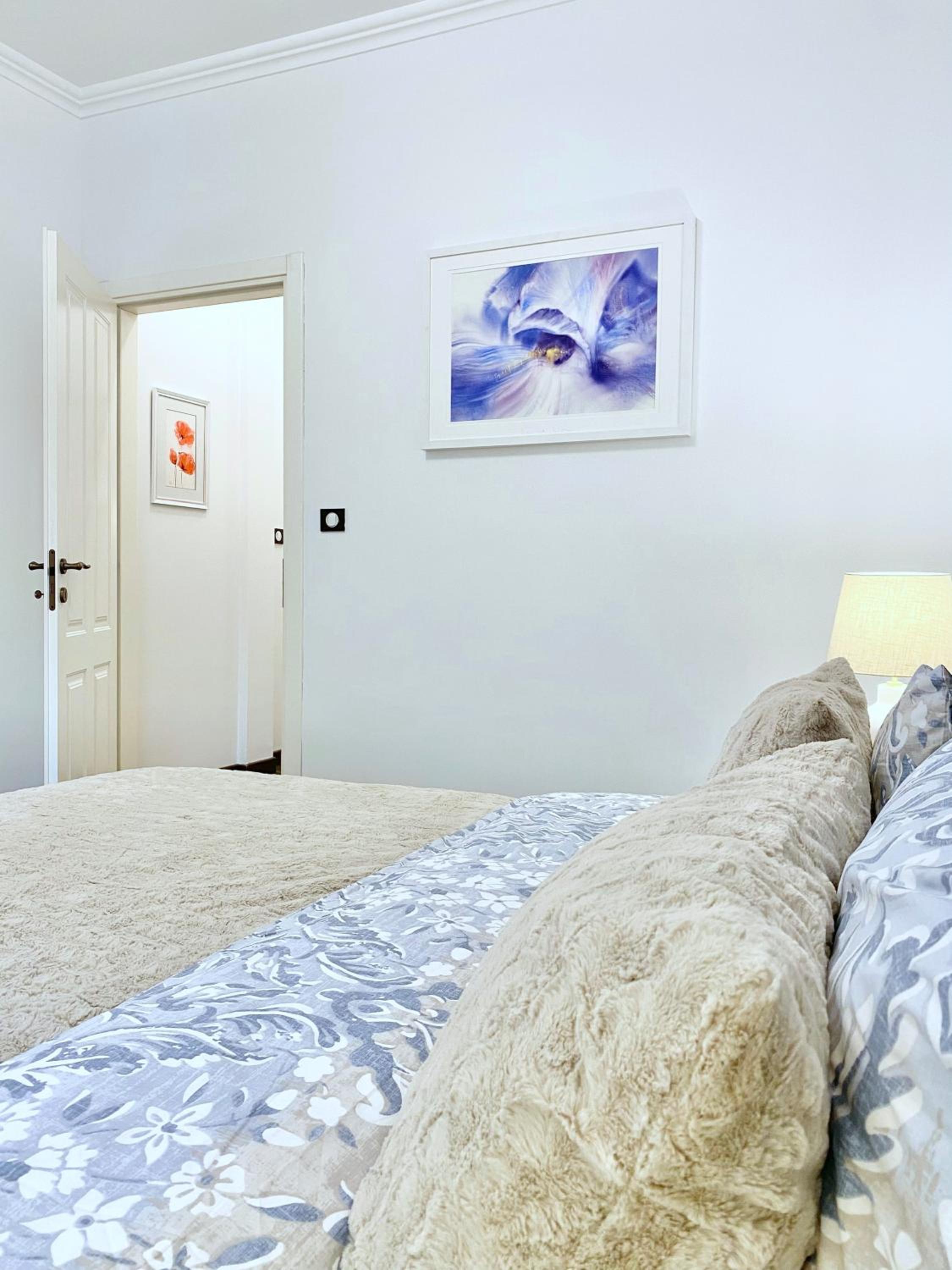 Vintage Top Centre Apartment