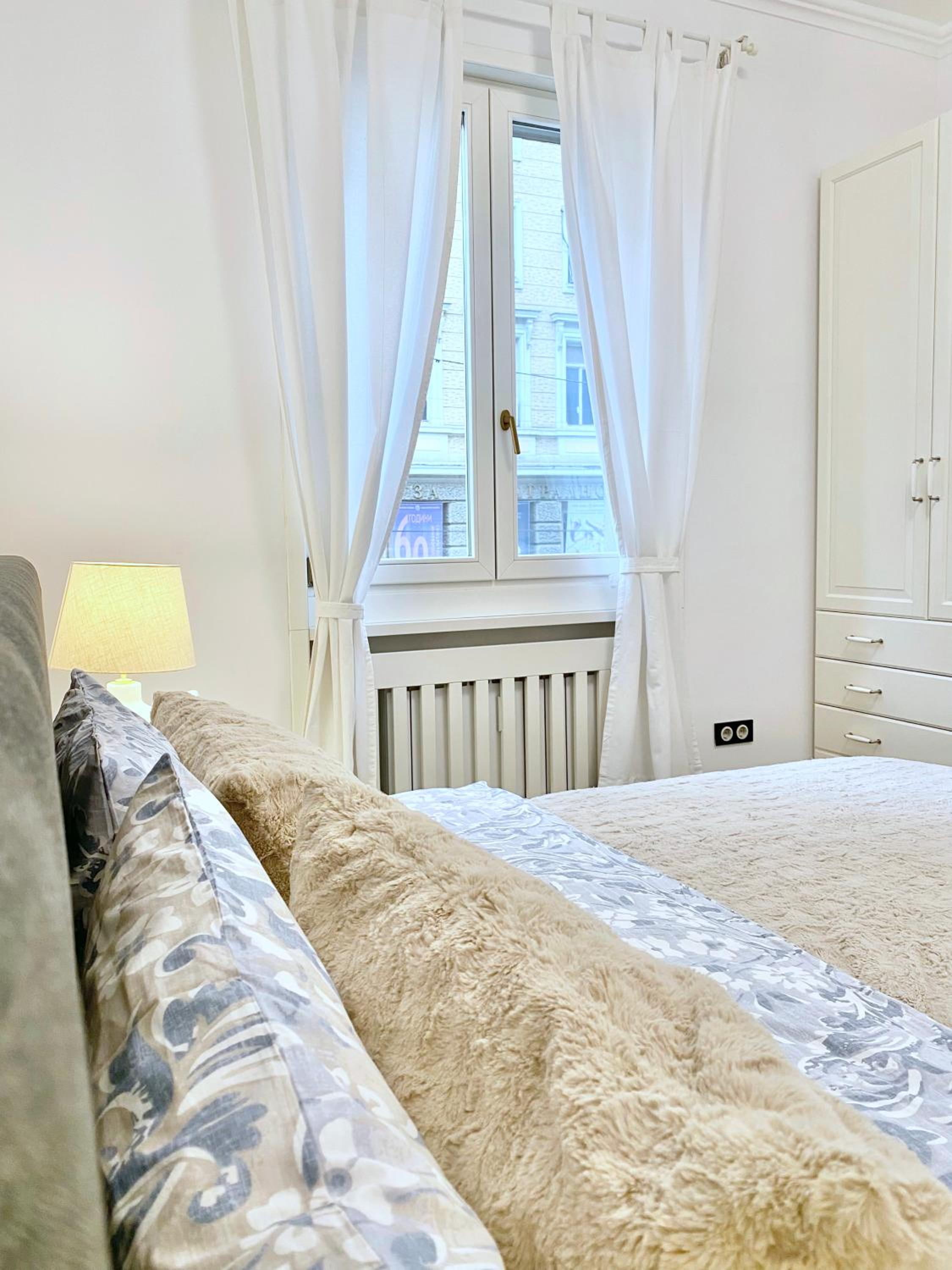 Vintage Top Centre Apartment