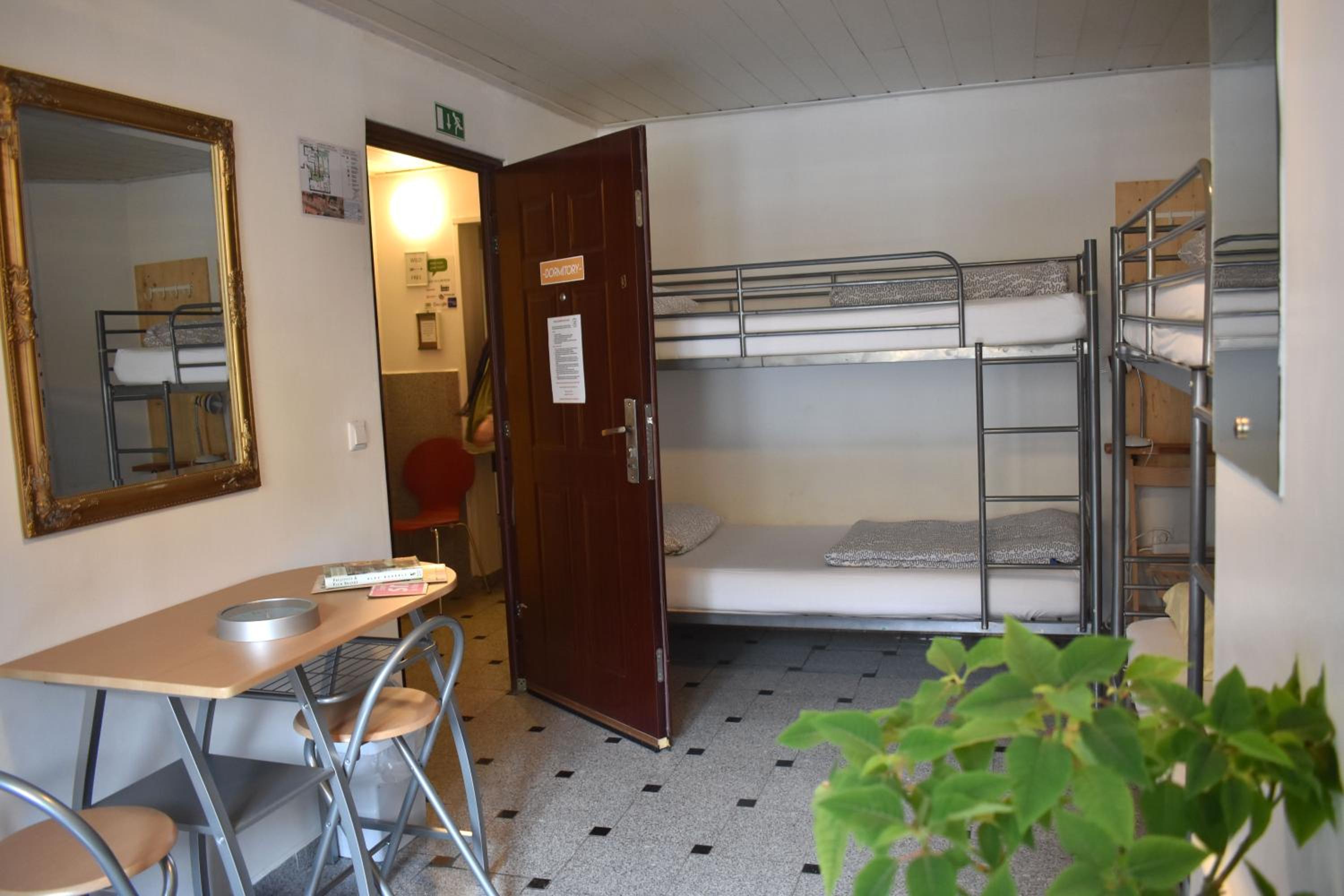 Hostel 24