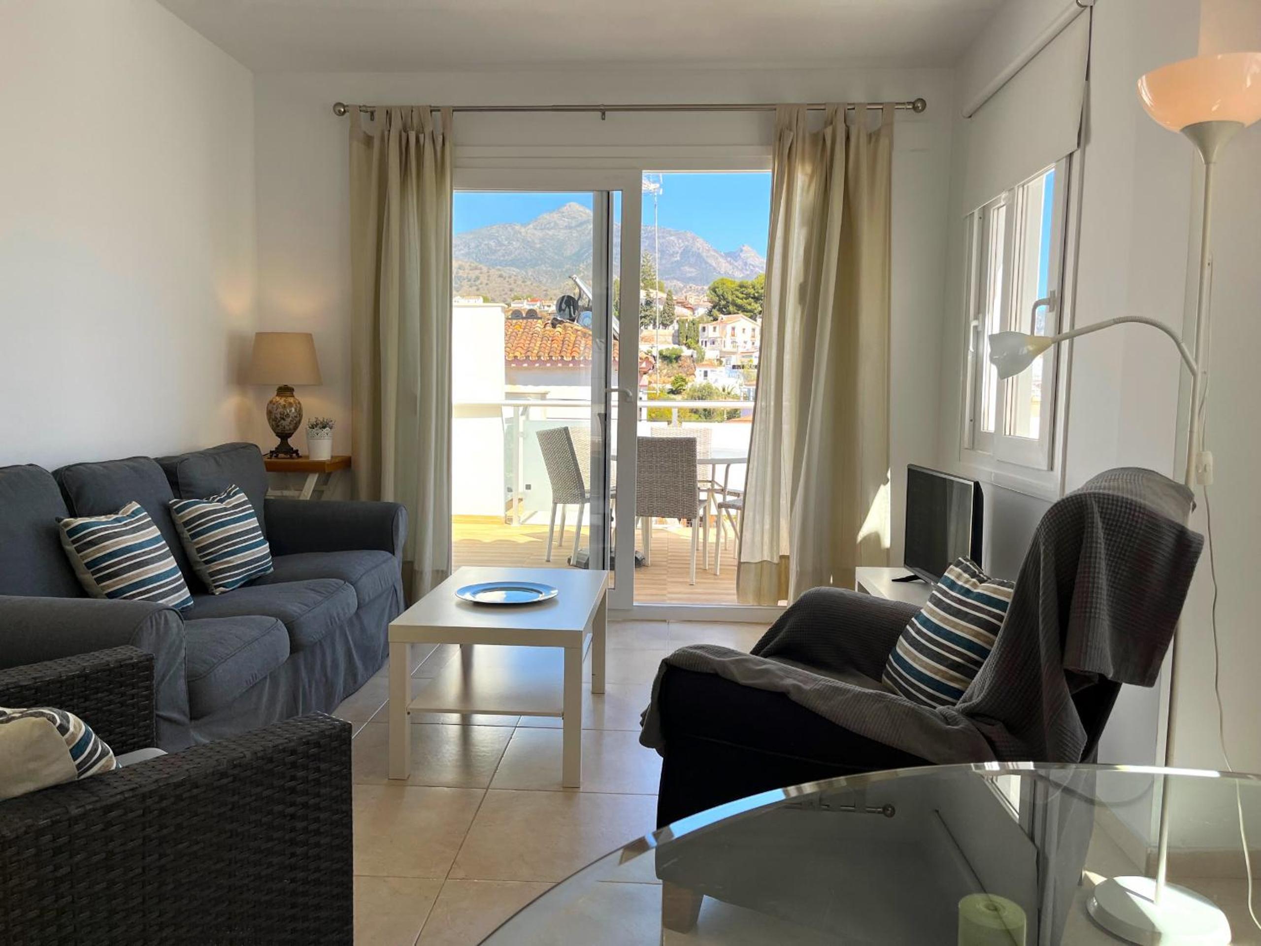 Nerja Paradise Rentals - Villa Zafiro view 3
