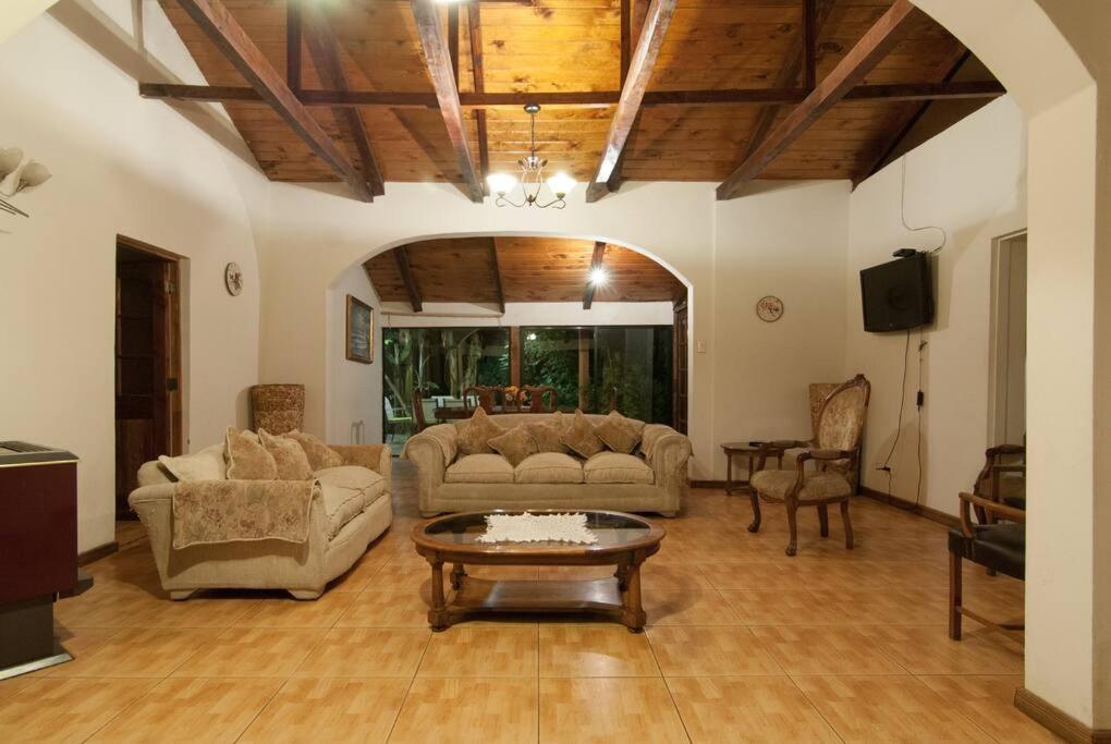 Hacienda en parral con piscinas, Jacuzzi y Más