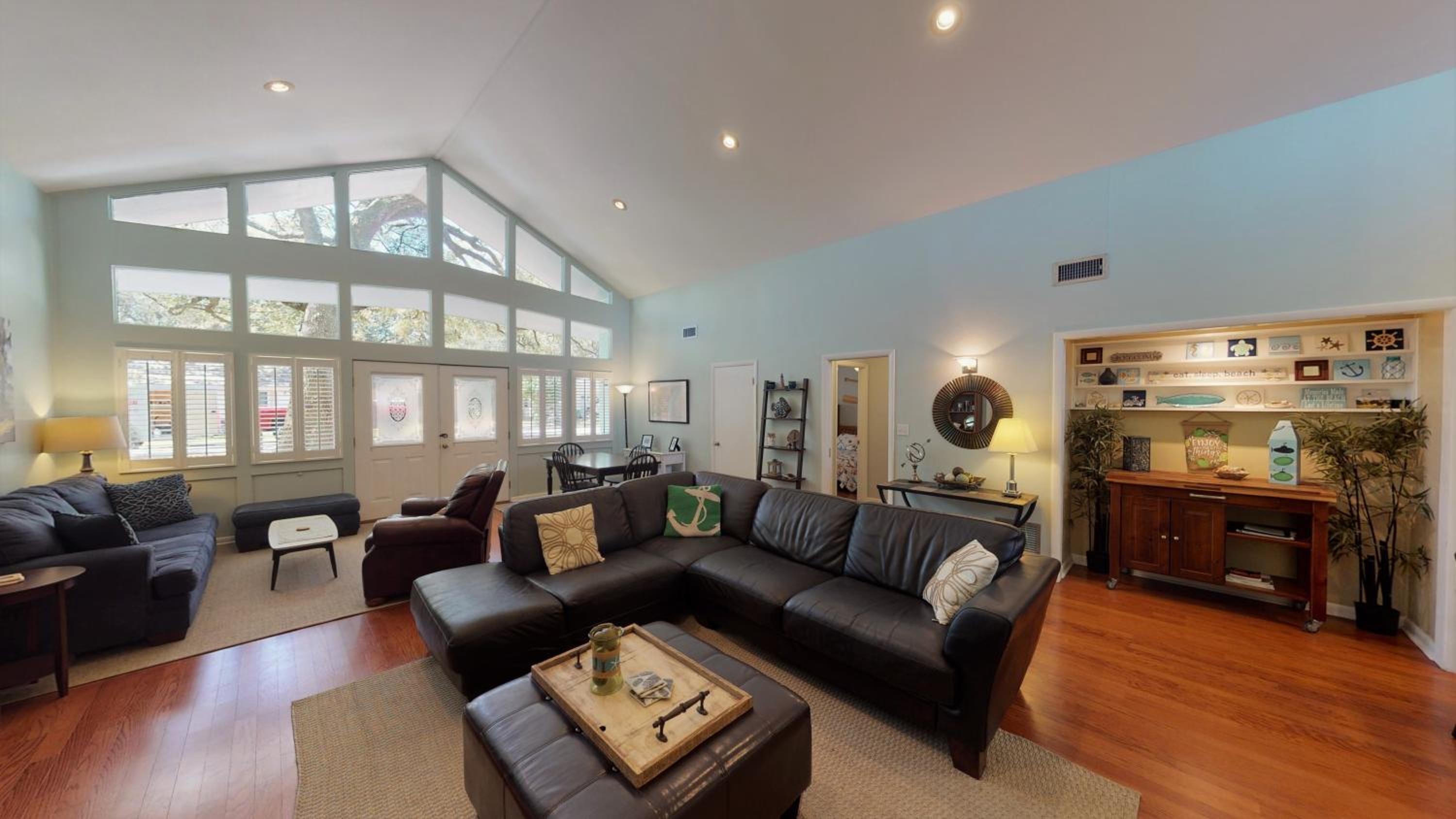 SUBLIME - 4-Bedroom Home home view 5