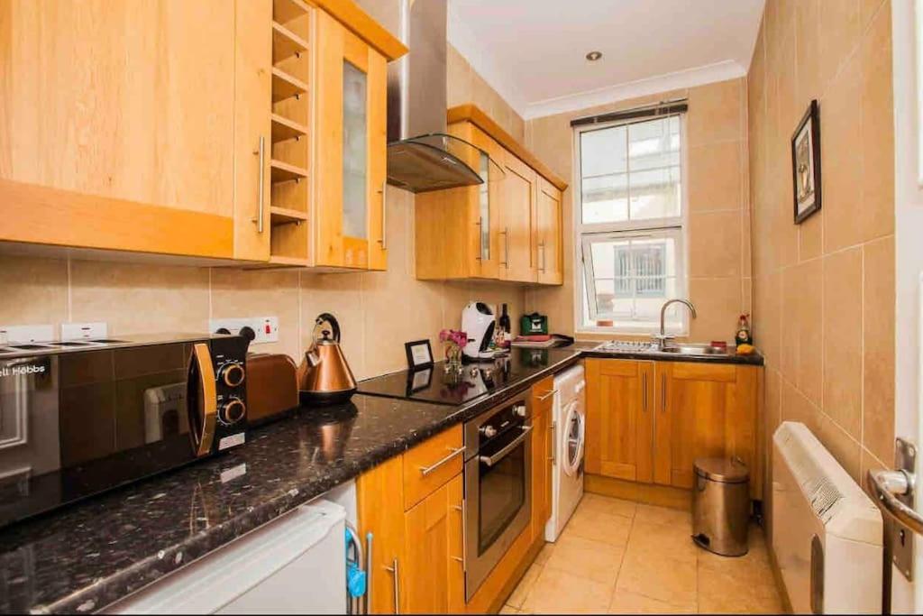Immaculate Studio Apartment in Central London