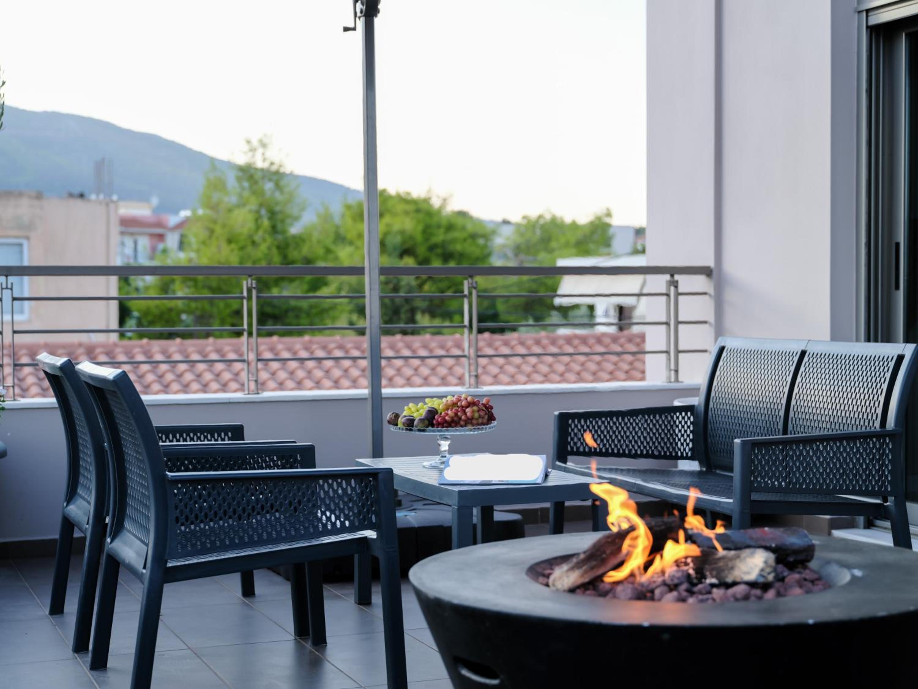 Hotel Spacious & Minimal Apartment Near Airport Peania Coniann Filoxenia - Image 1