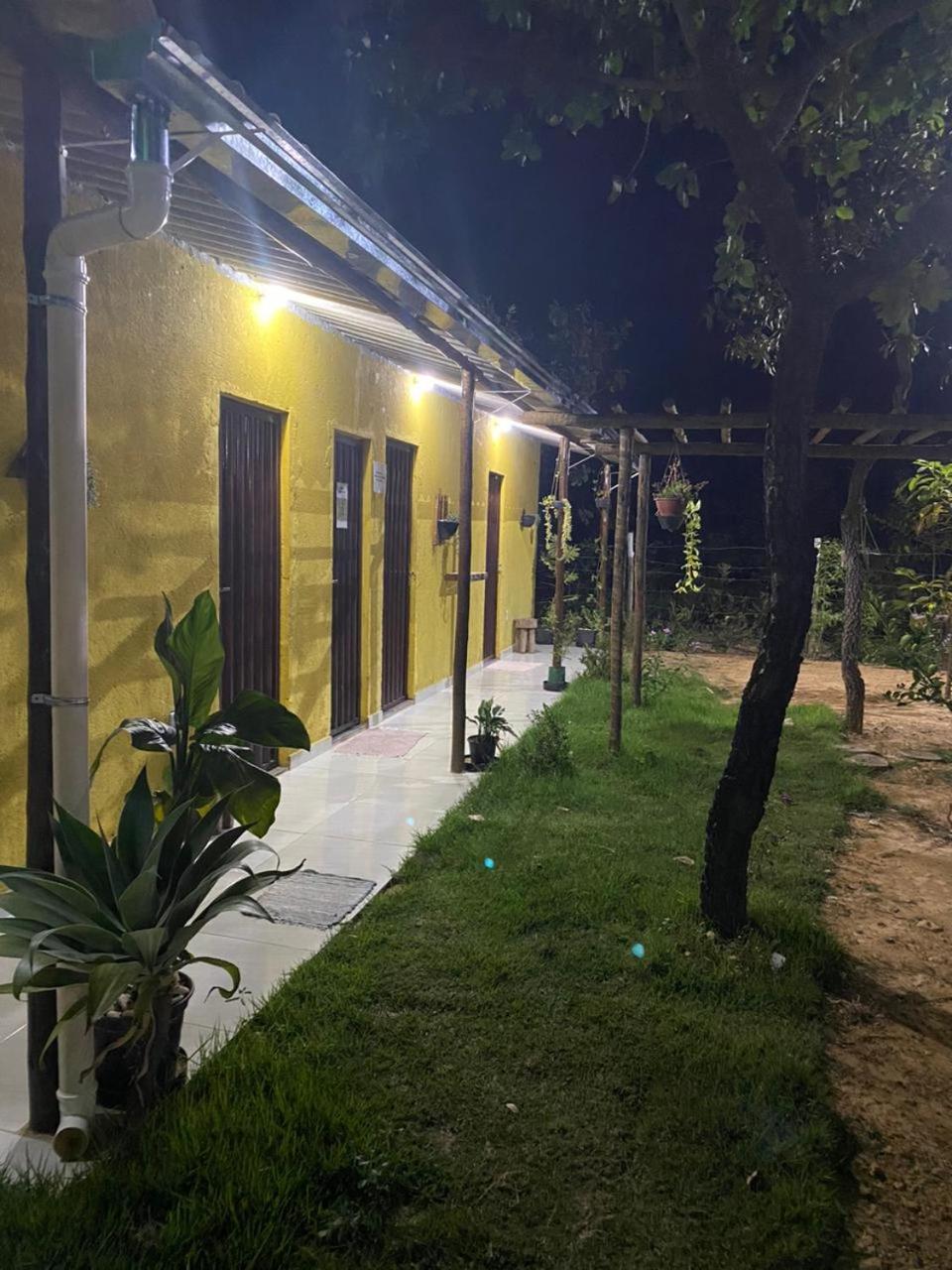 Pousada Sitio do Terrão a 500 metros da BR 040 e a 10 minutos da Prainha