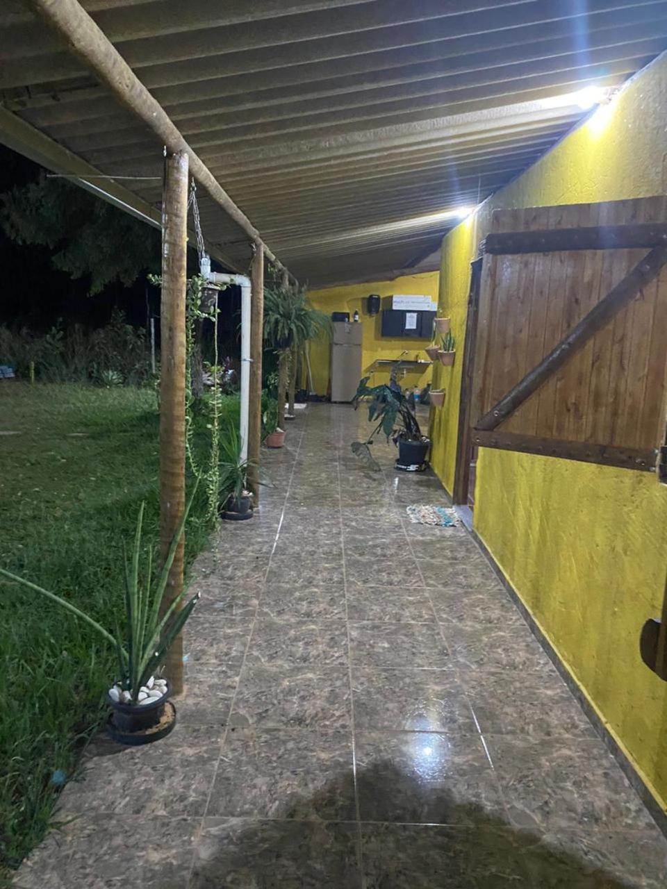 Pousada Sitio do Terrão a 500 metros da BR 040 e a 10 minutos da Prainha
