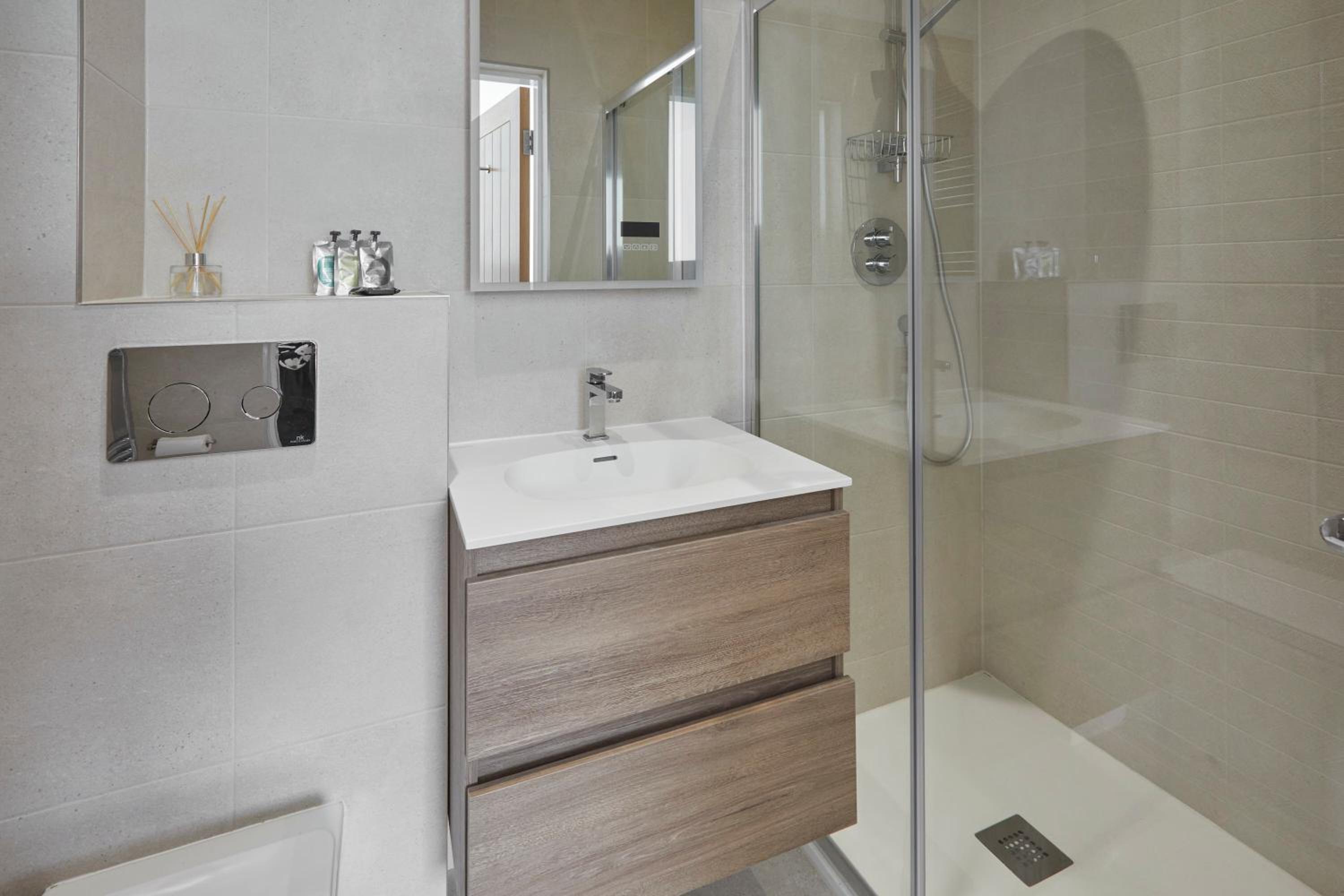 Host & Stay - Number Ten at Carlill view 3