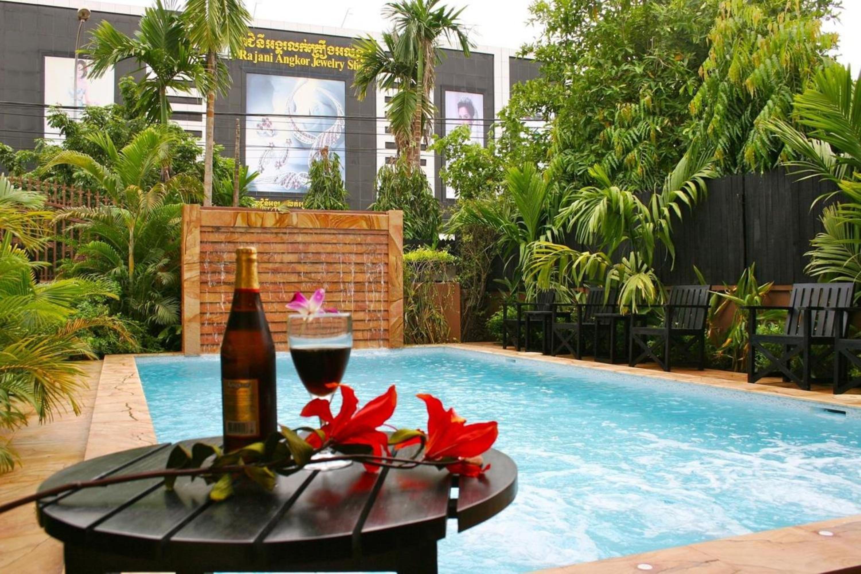 Shining Angkor Apartment Hotel