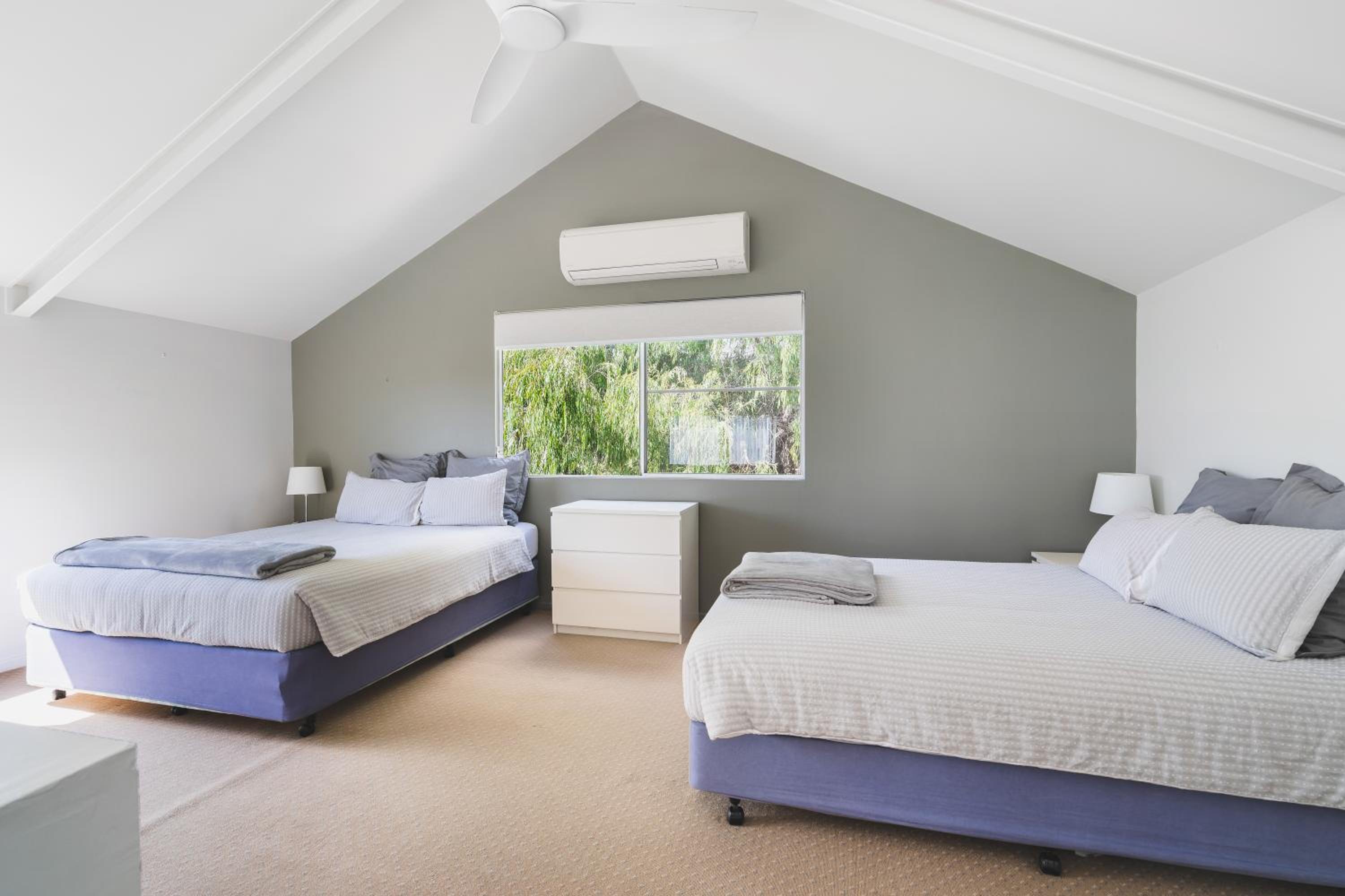 Seaview Residence by 