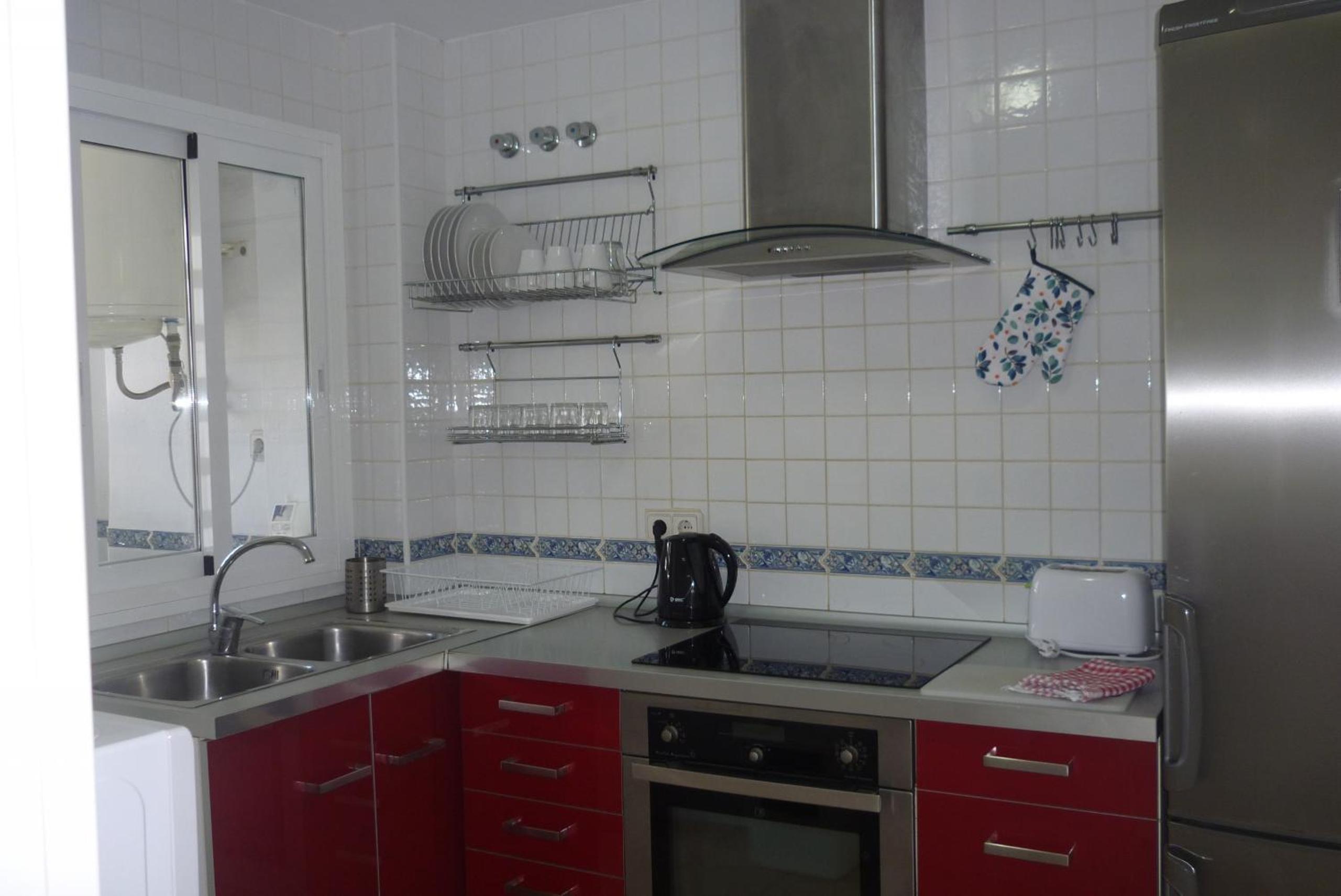 Perfect Location 2 bed Apt Calahonda view 4