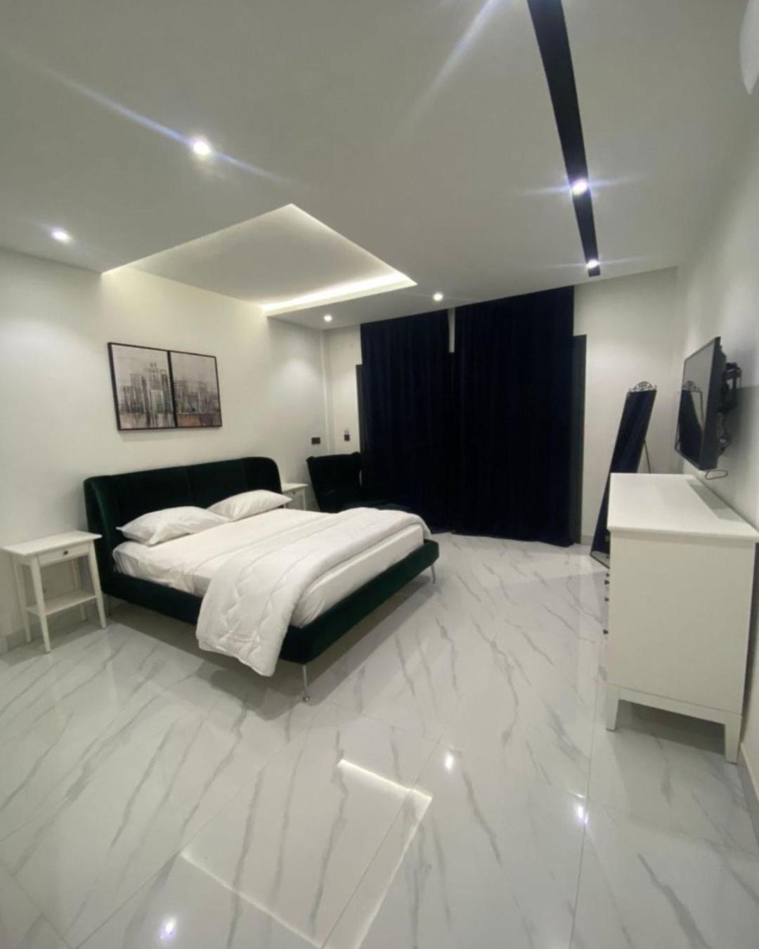 Magnifique Appartement avec PISCINE sur le toit, 3 Chambres, 4 Salles de Bain, Gym, Terrasse, Cuisine locale & nettoyage quotidien LUXURY & COMFORT in ALMA view 5