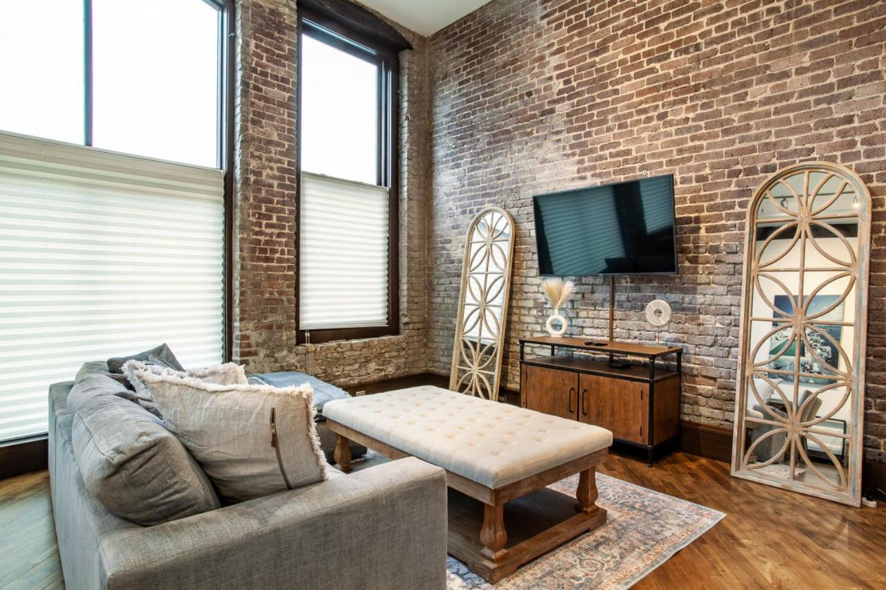 Jackson Jewel - Downtown Suite view 2