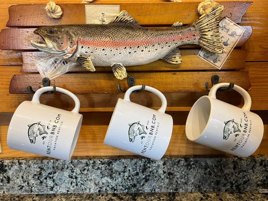 Spacious Salmon River Waterfront Lodge for 6 view 2